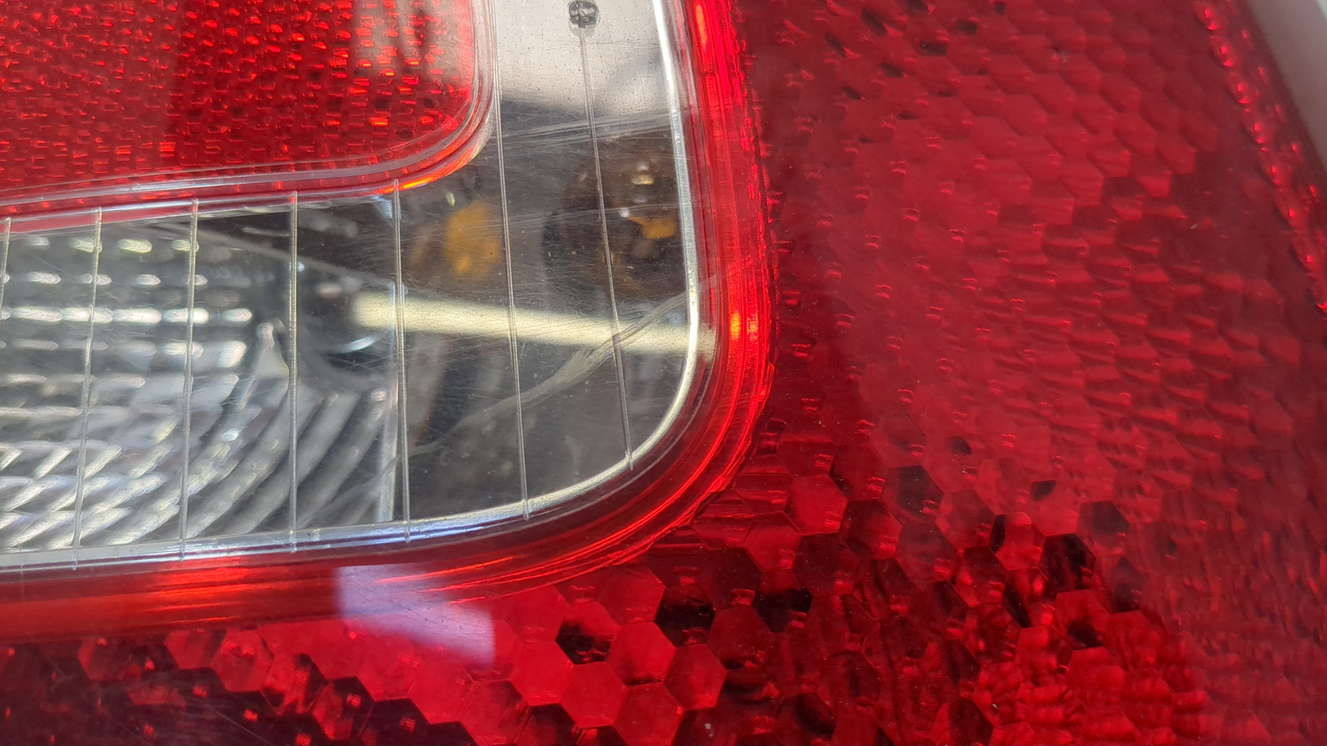 Фонарь задний правый