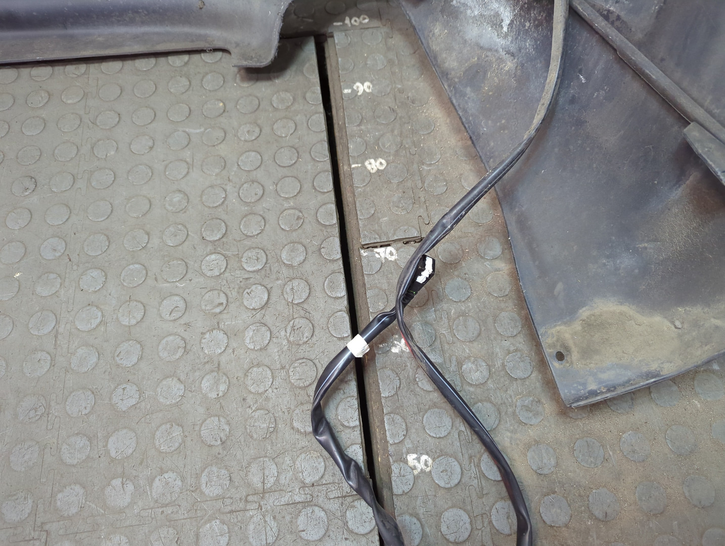 Бампер задний