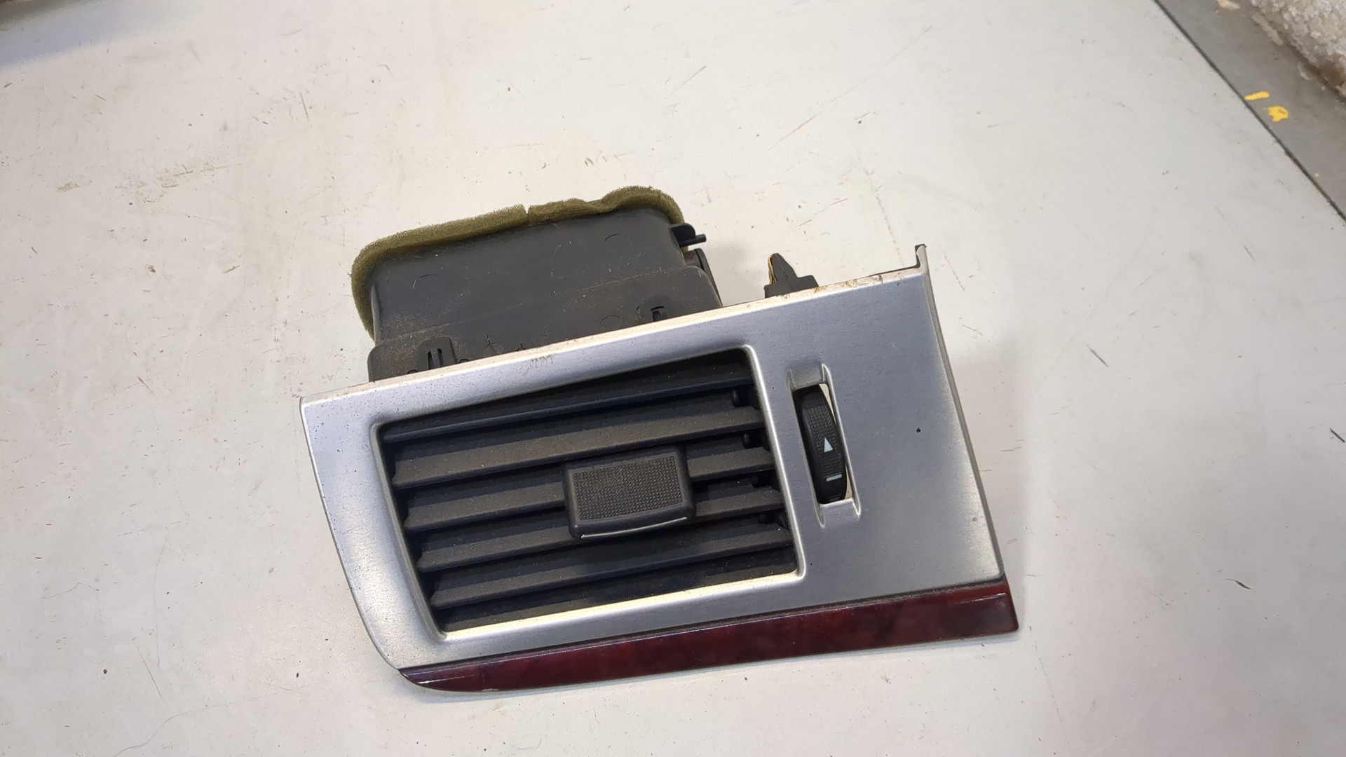 Дефлектор воздушный