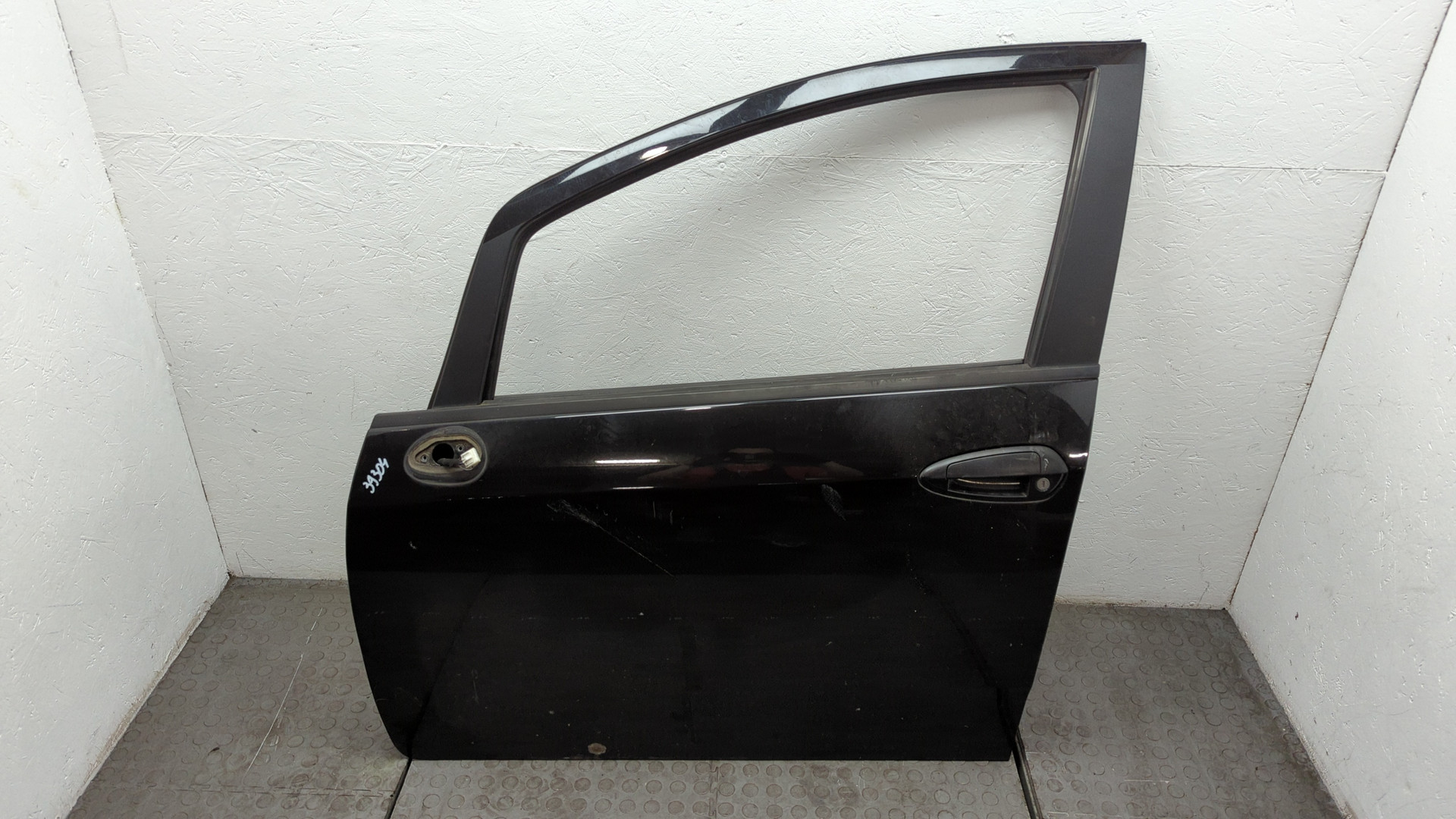 Дверь передняя левая