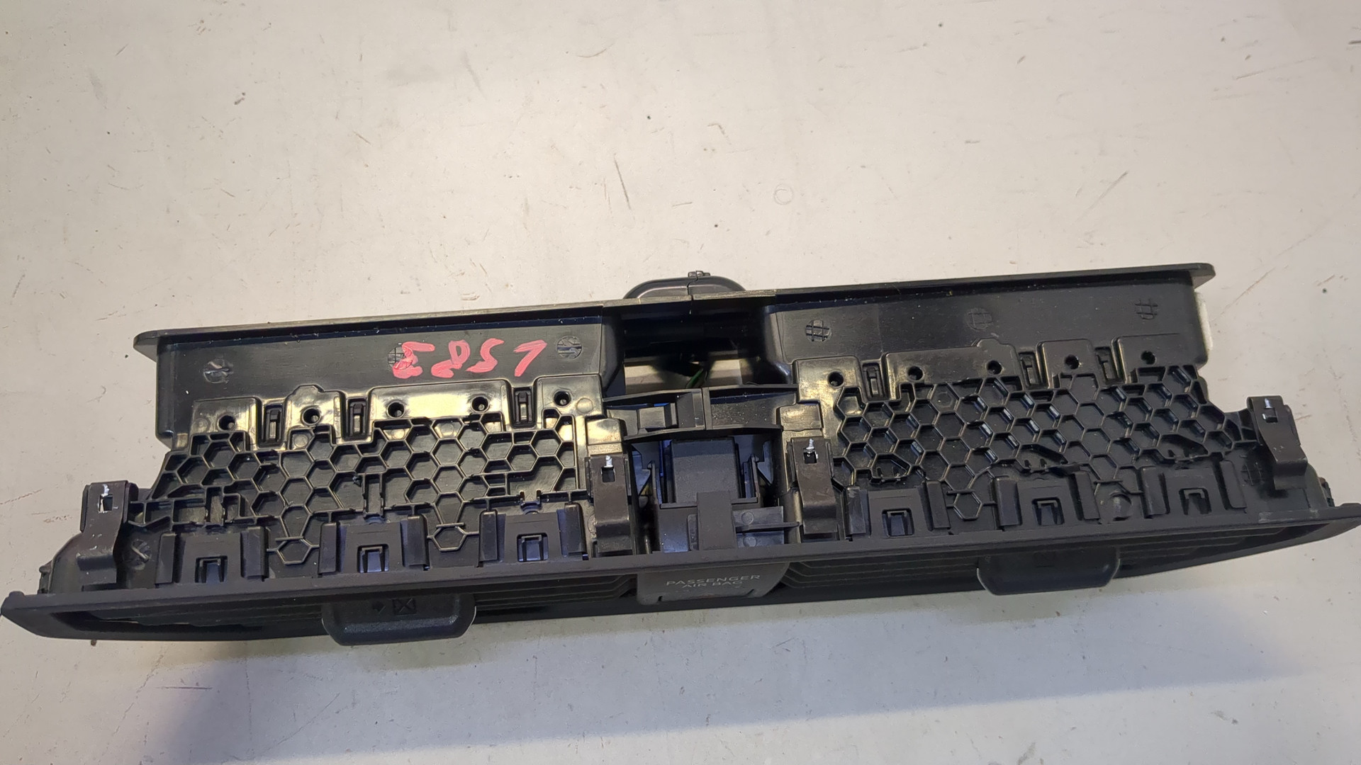 Дефлектор воздушный