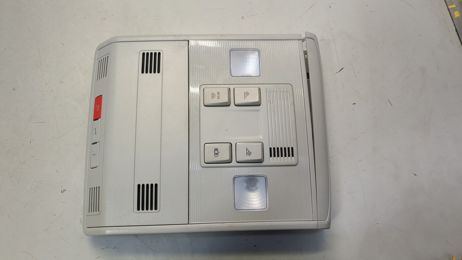 Плафон салонный