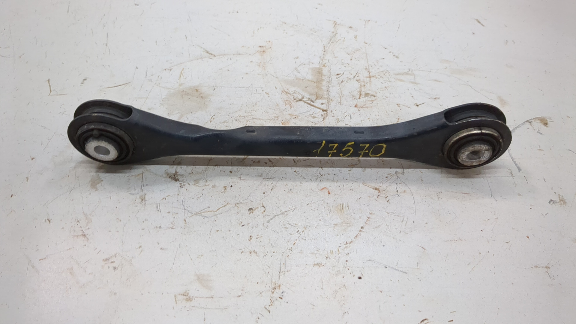 Рычаг задний левый