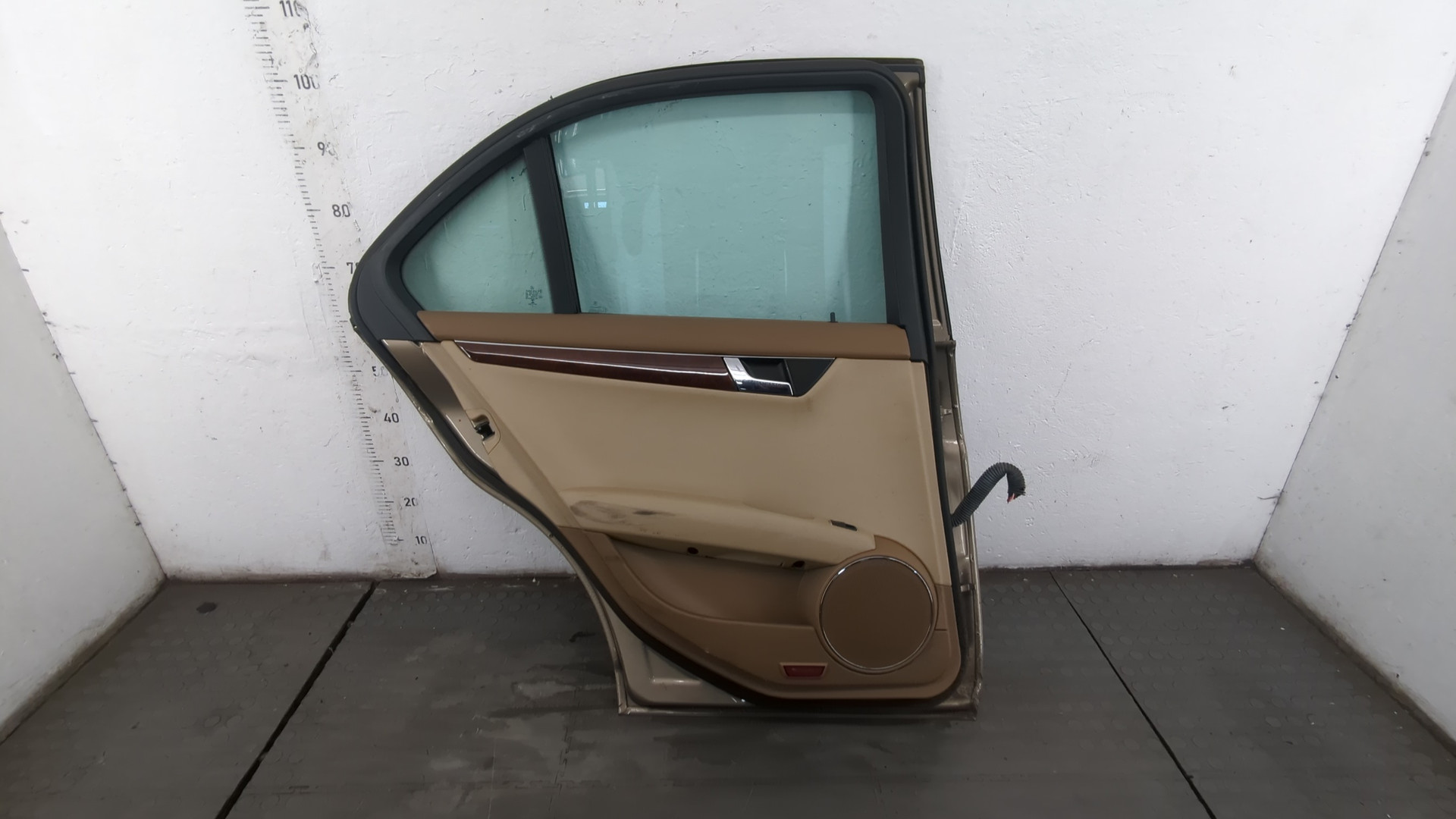 Дверь задняя левая