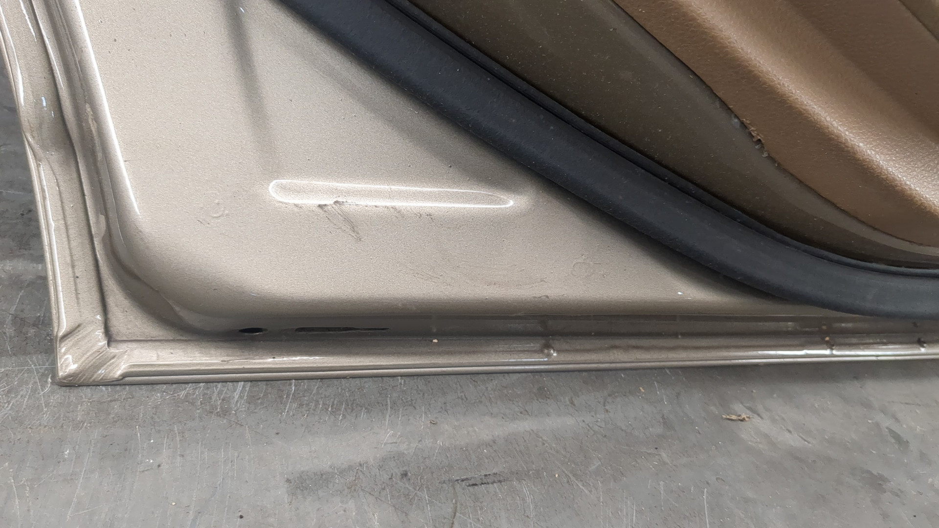 Дверь задняя левая