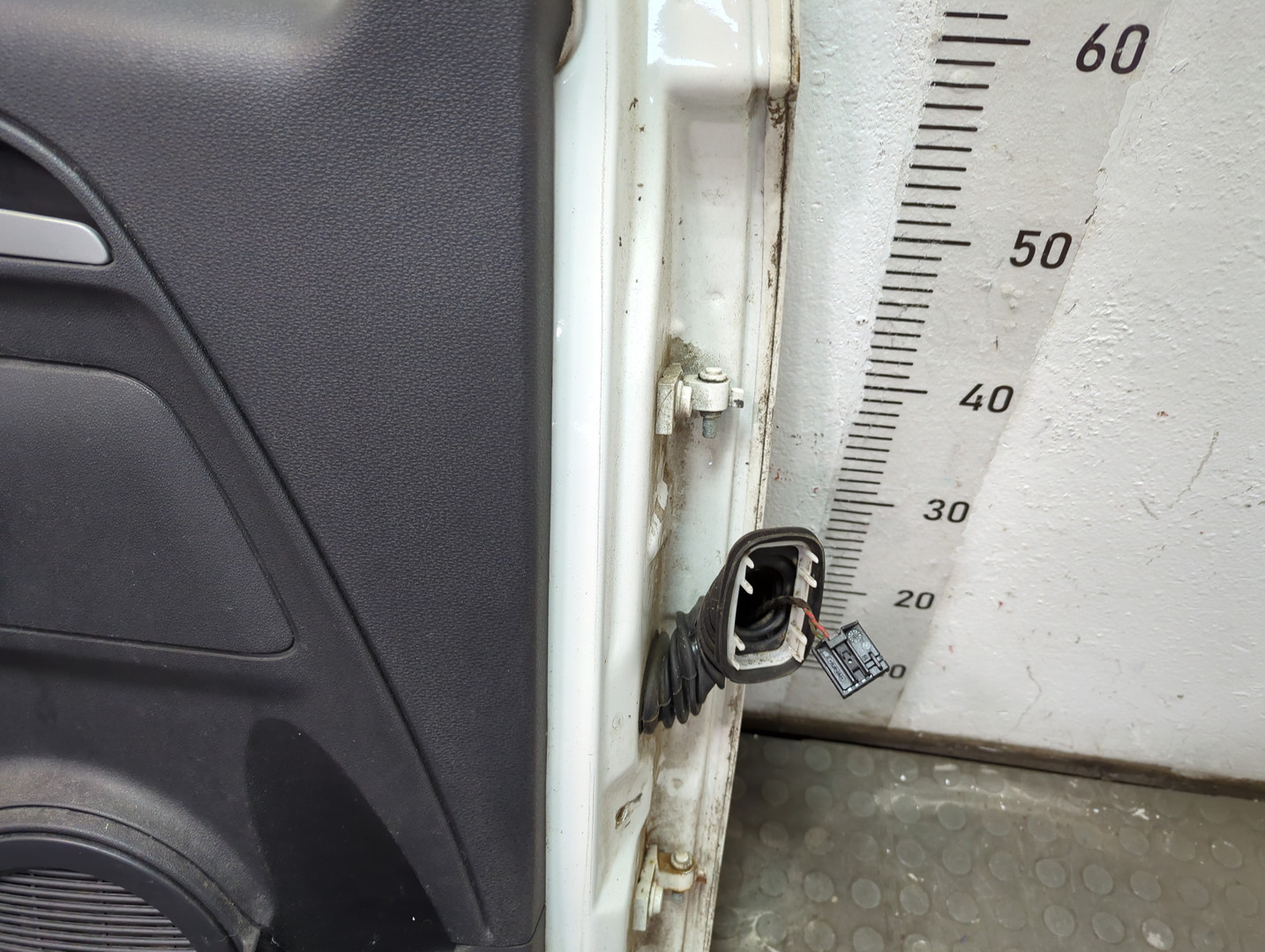 Дверь передняя левая