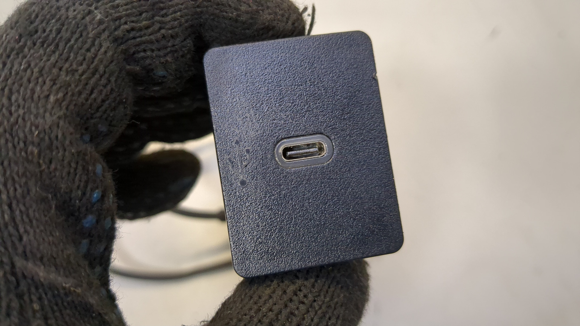 Гнездо AUX / USB IN