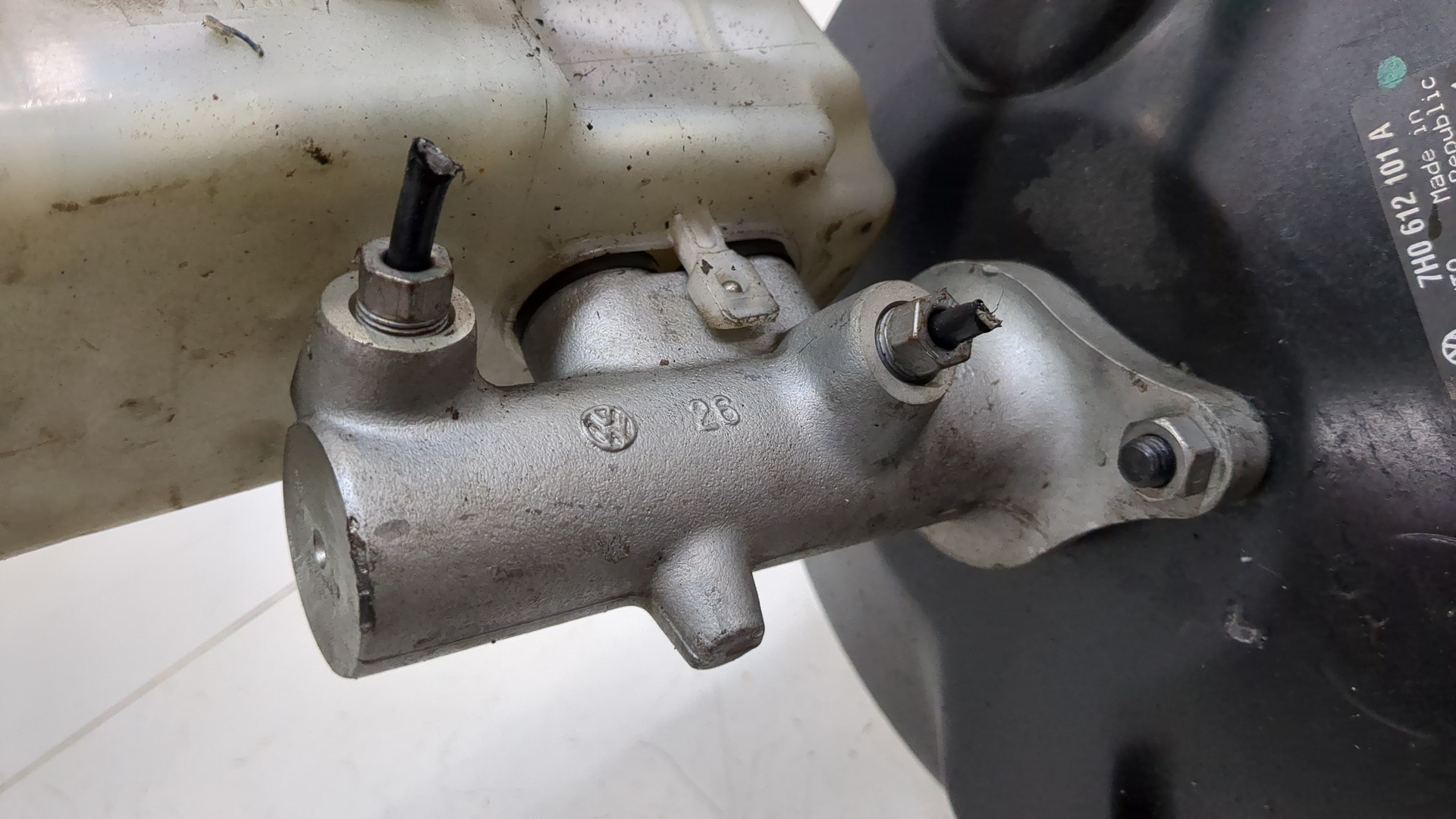 Цилиндр тормозной главный