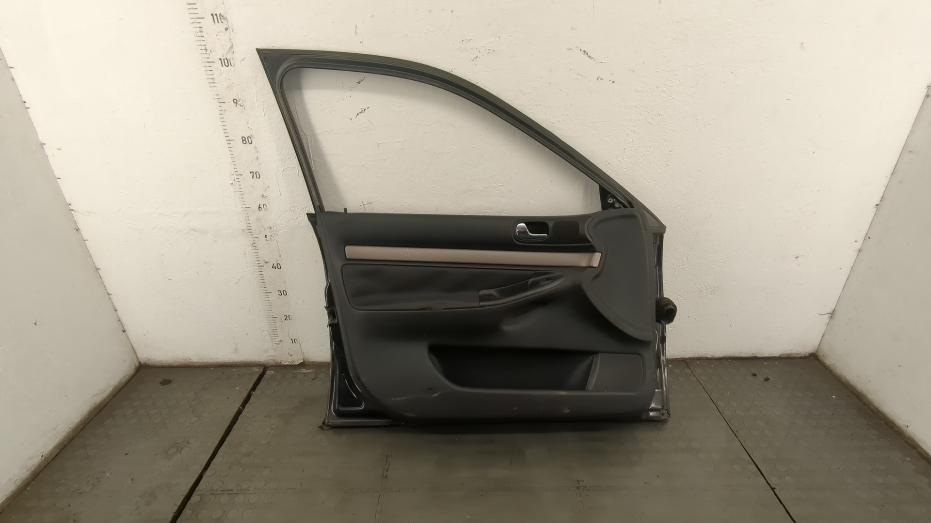 Дверь передняя левая