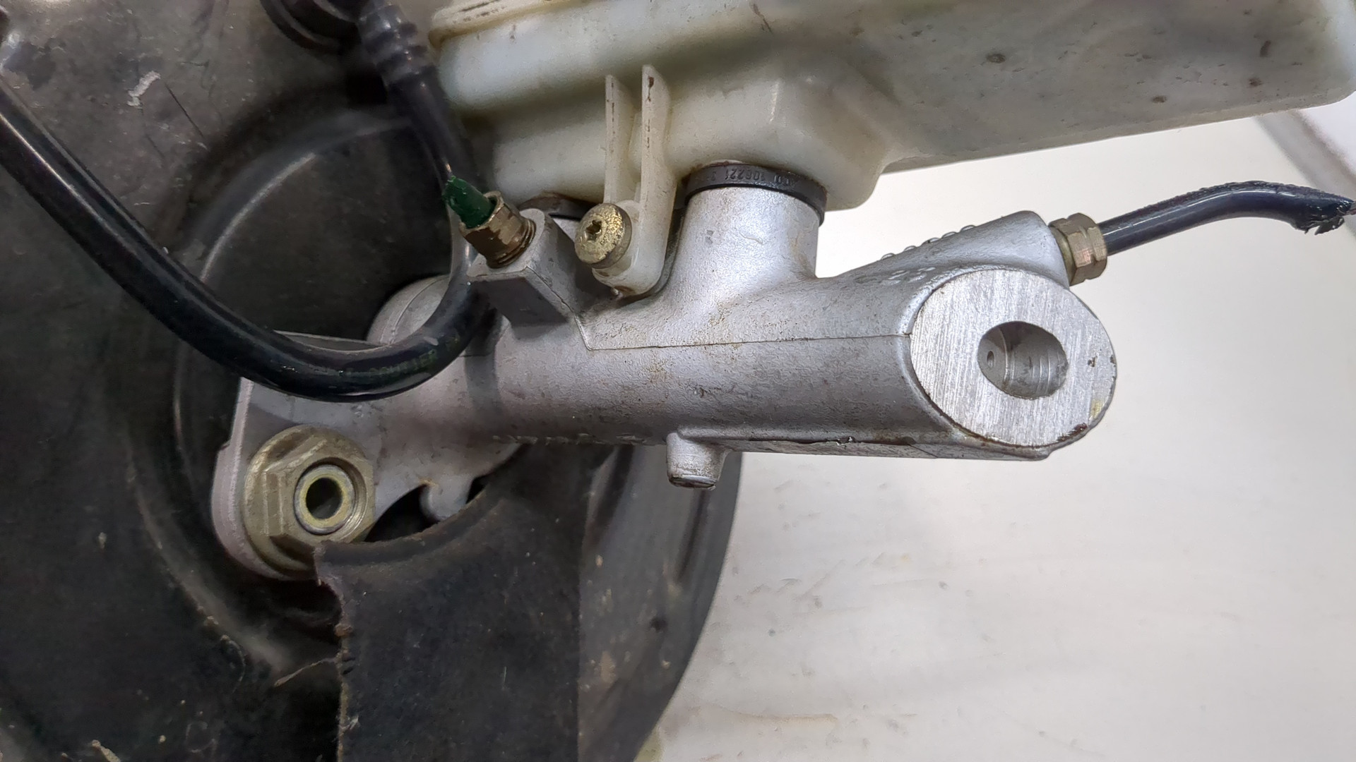 Цилиндр тормозной главный