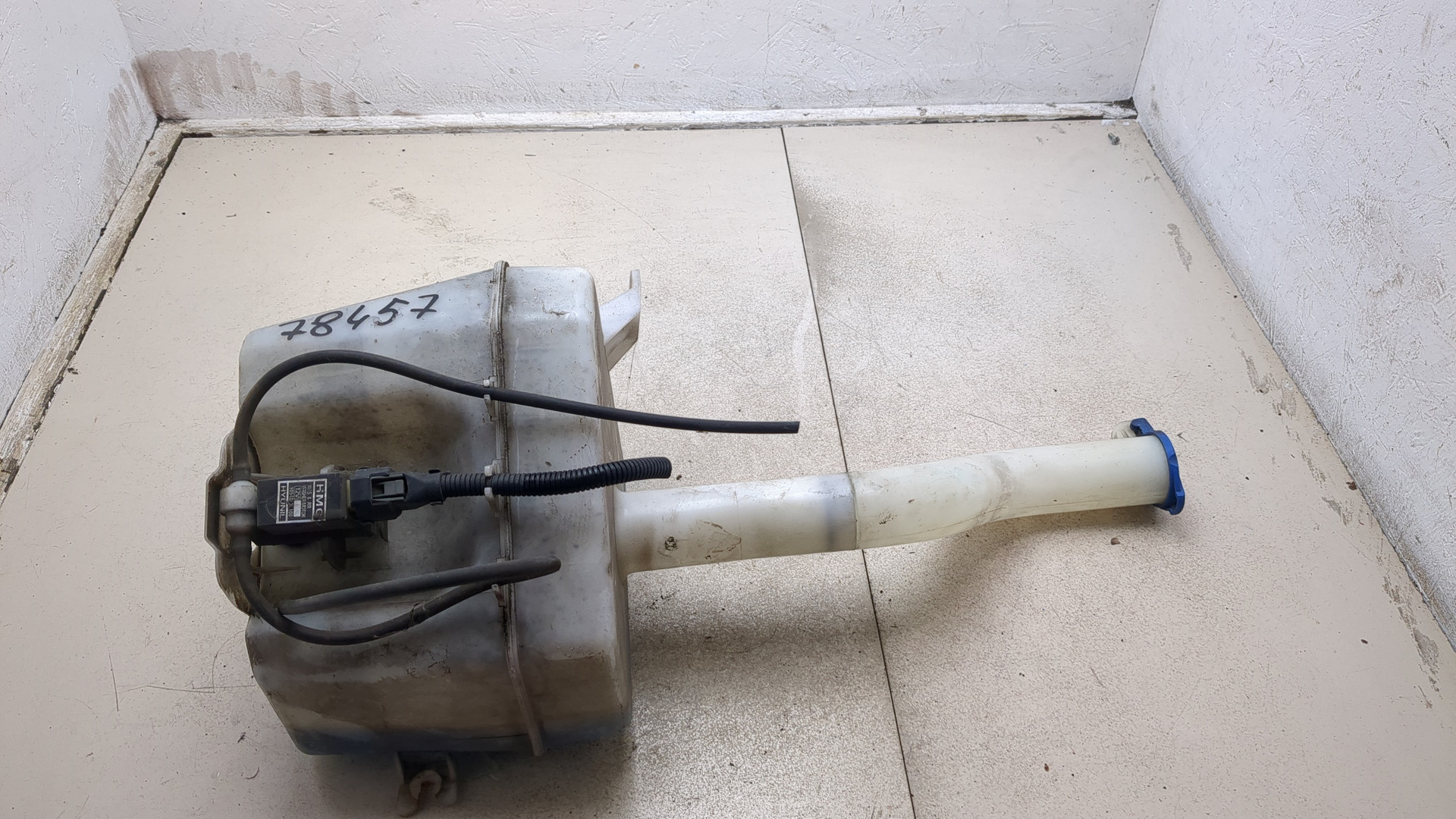 Бачок омывателя лобового стекла