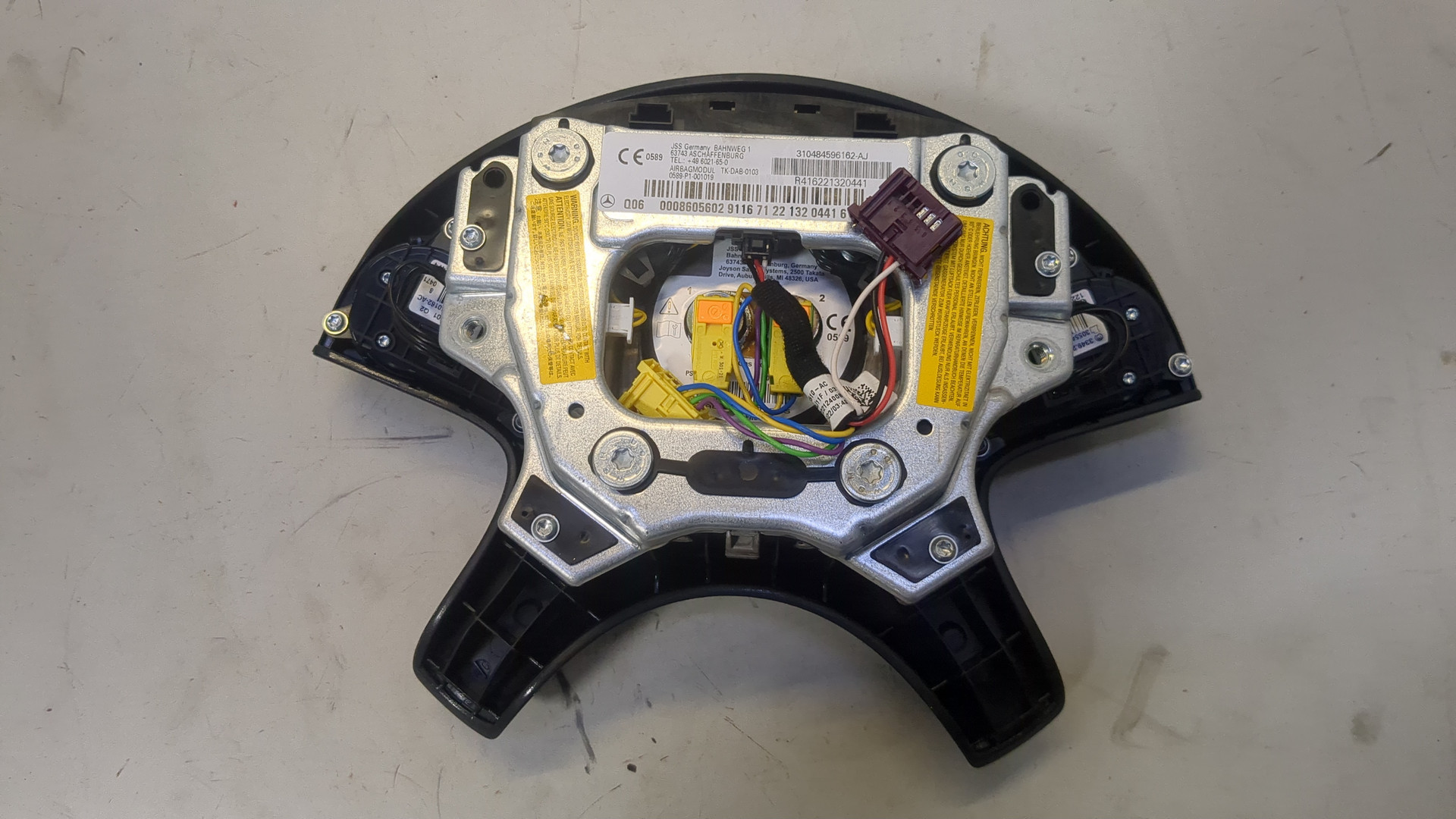 Подушка безопасности в рулевое колесо