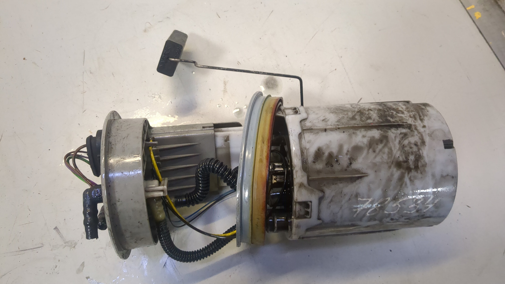 Насос топливный электрический