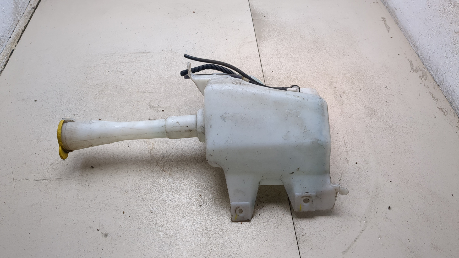 Бачок омывателя лобового стекла