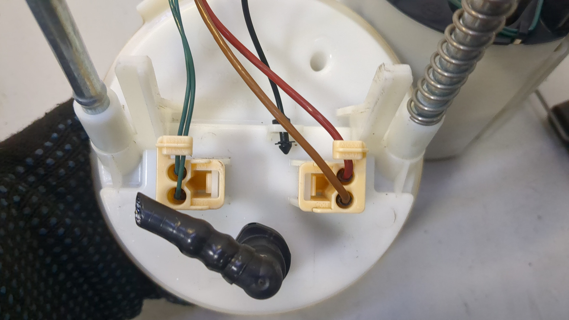 Насос топливный электрический