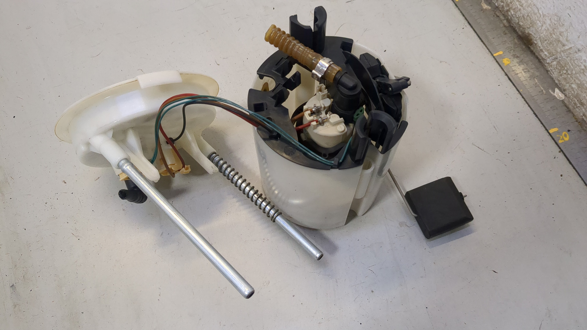 Насос топливный электрический