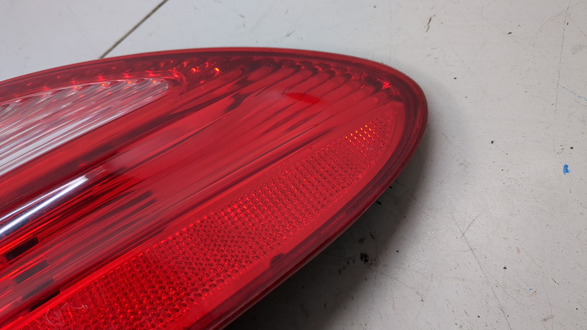 Фонарь задний правый