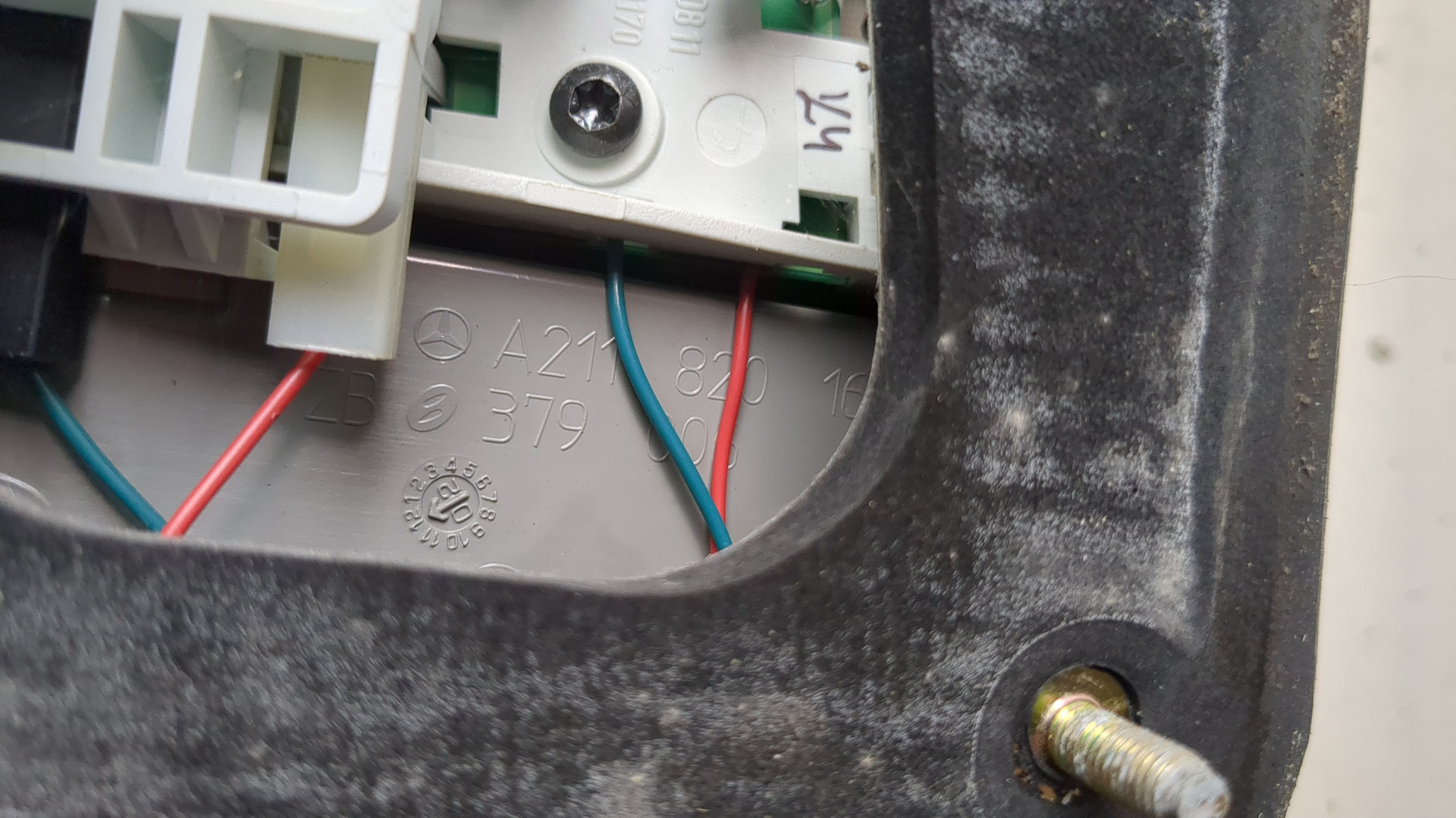 Фонарь задний правый