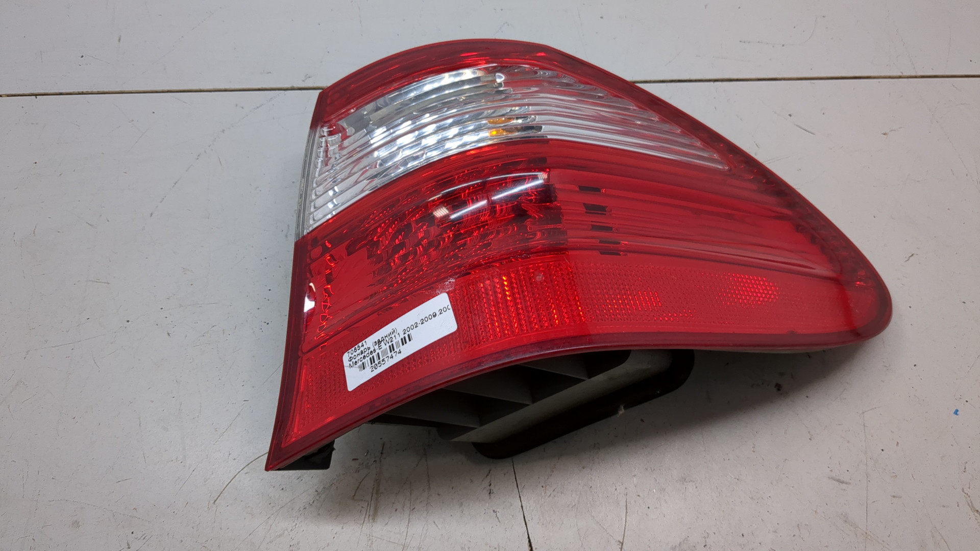 Фонарь задний правый
