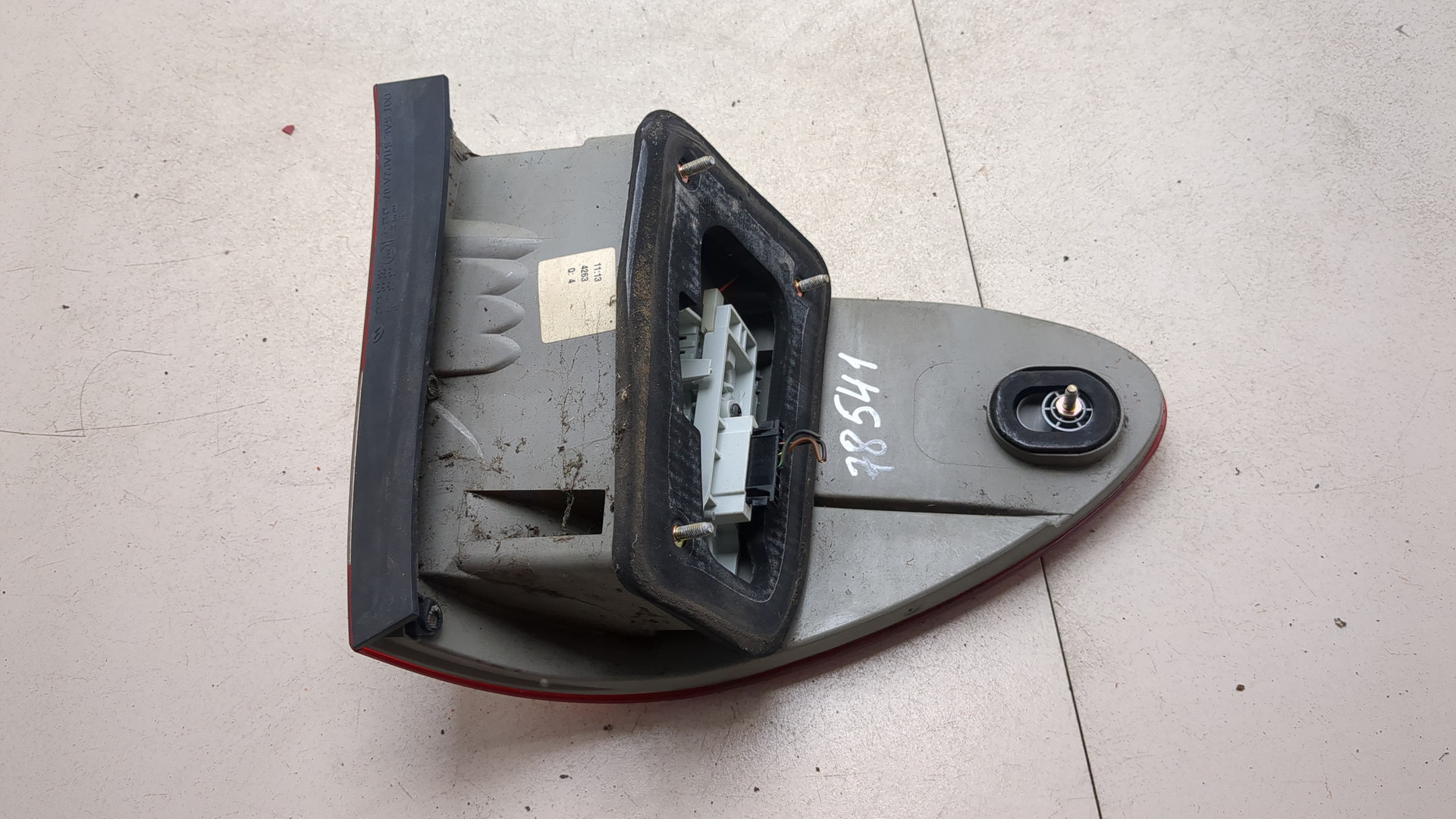 Фонарь задний правый