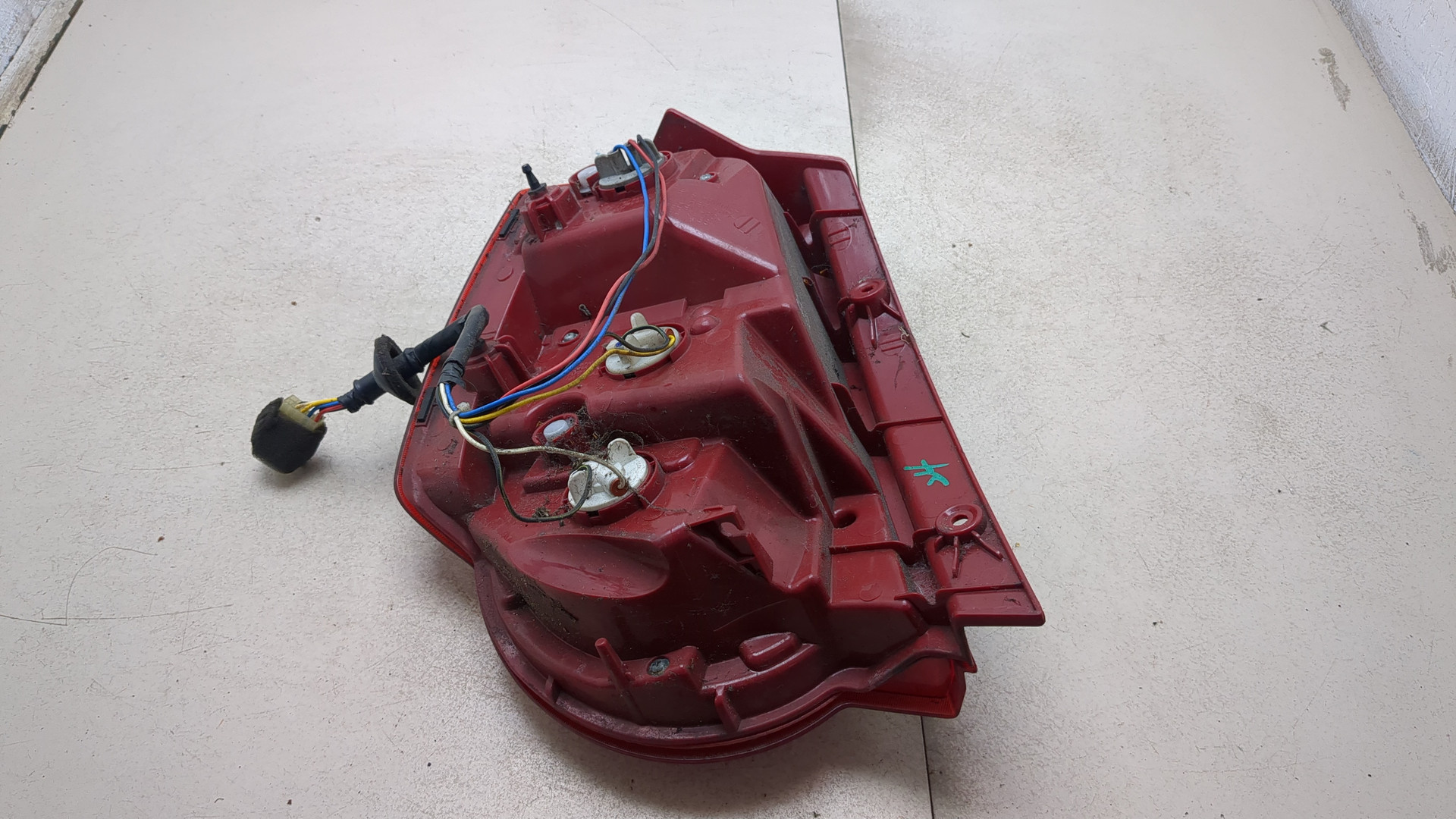 Фонарь задний правый