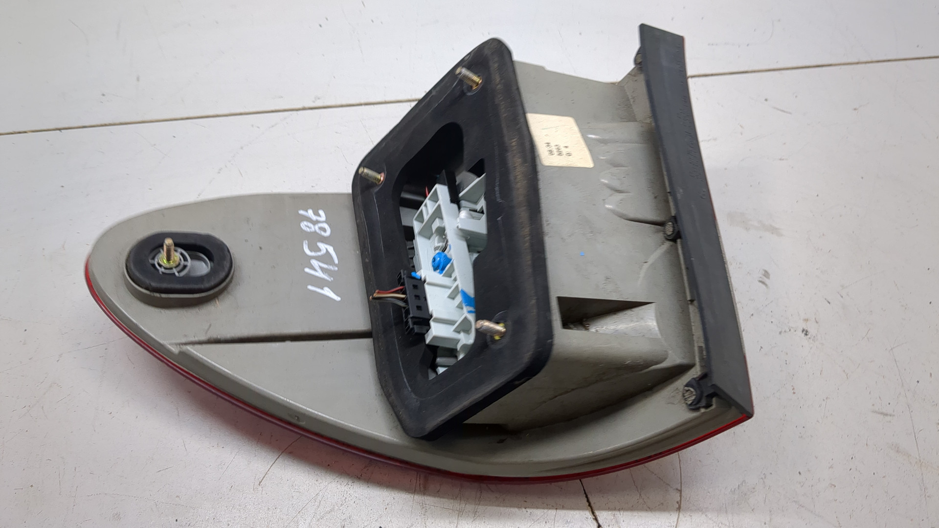 Фонарь задний левый