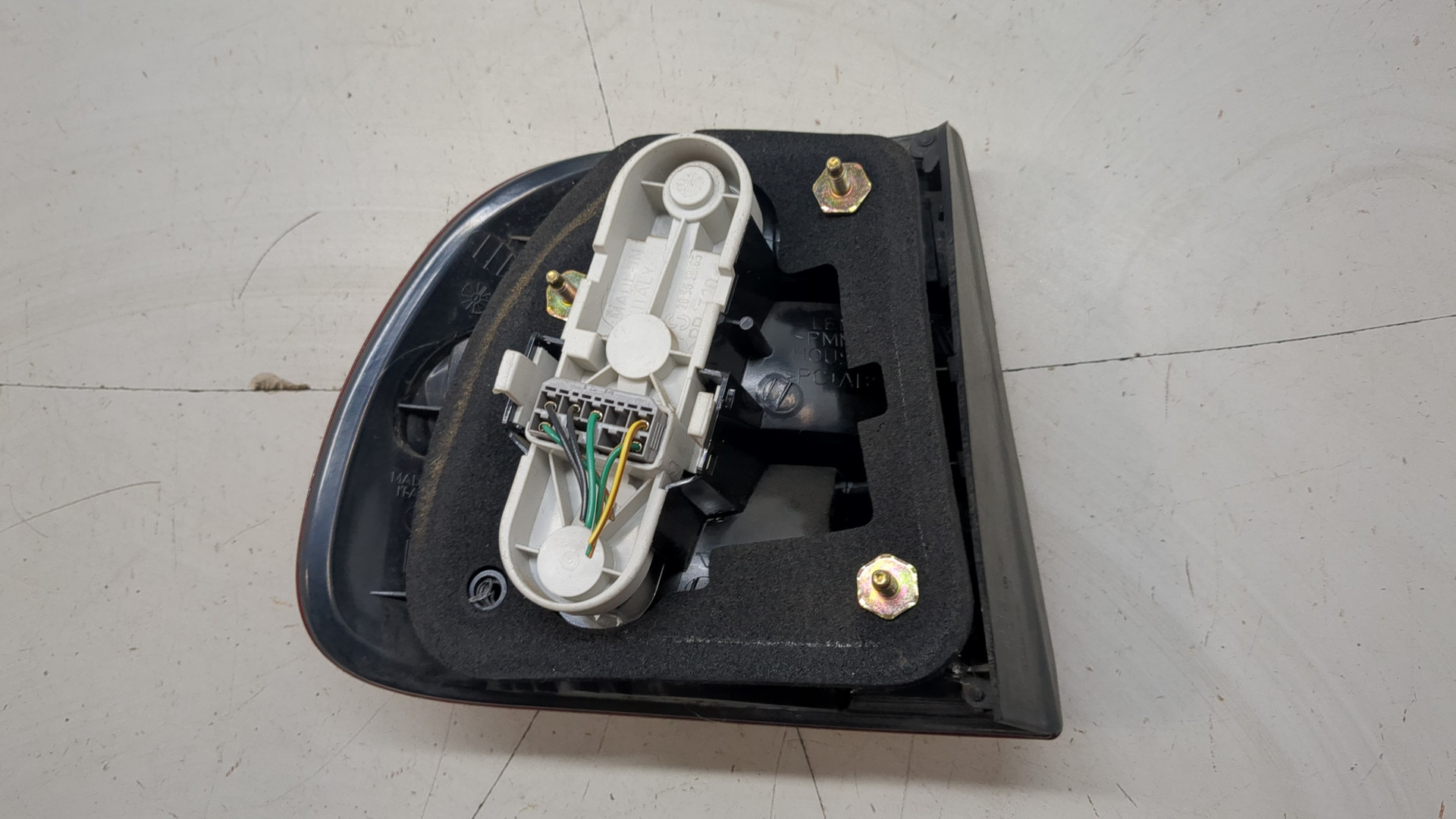 Фонарь задний правый