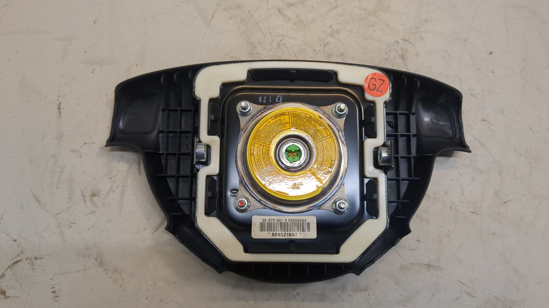 Подушка безопасности в рулевое колесо