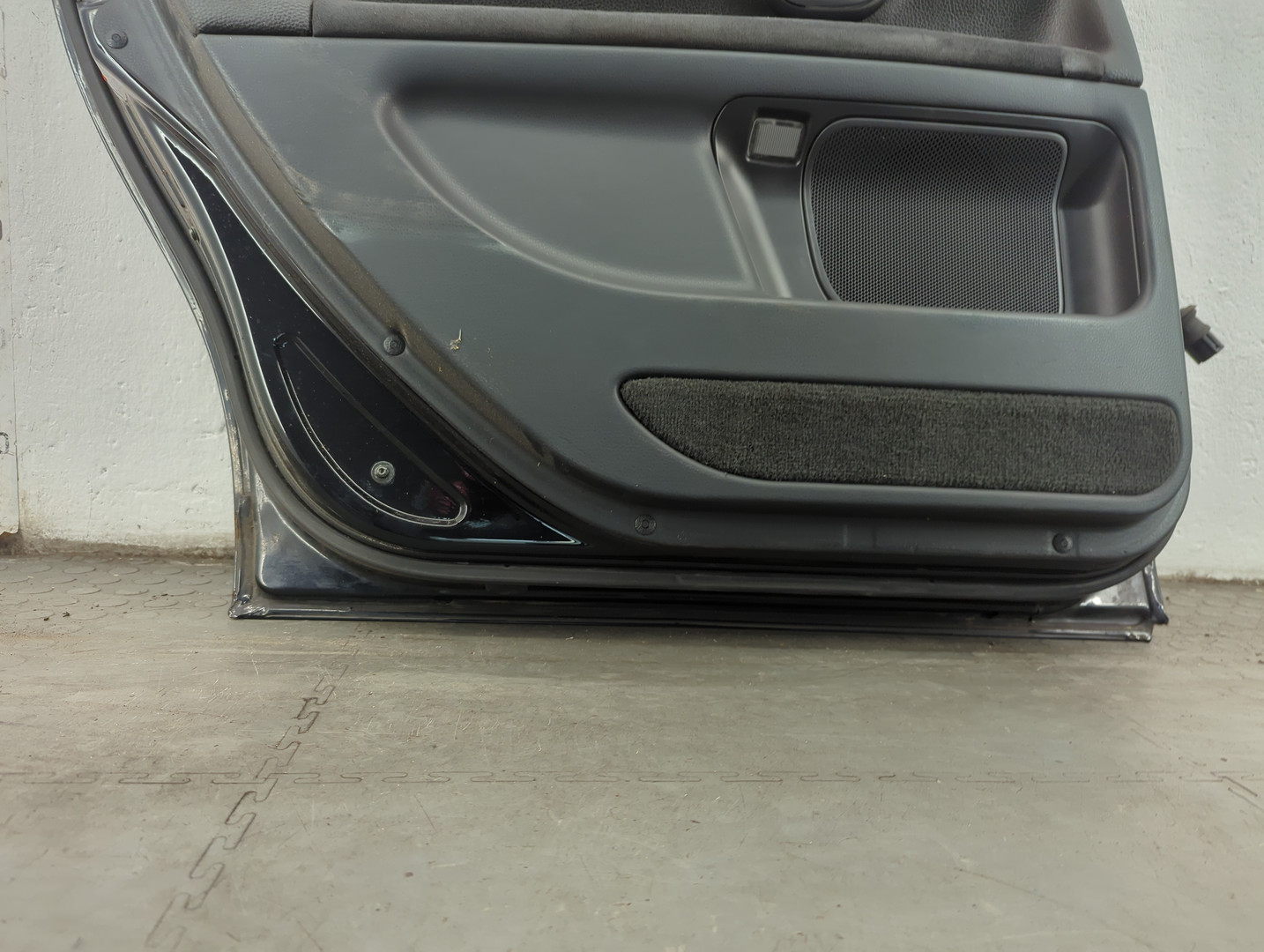 Дверь задняя левая