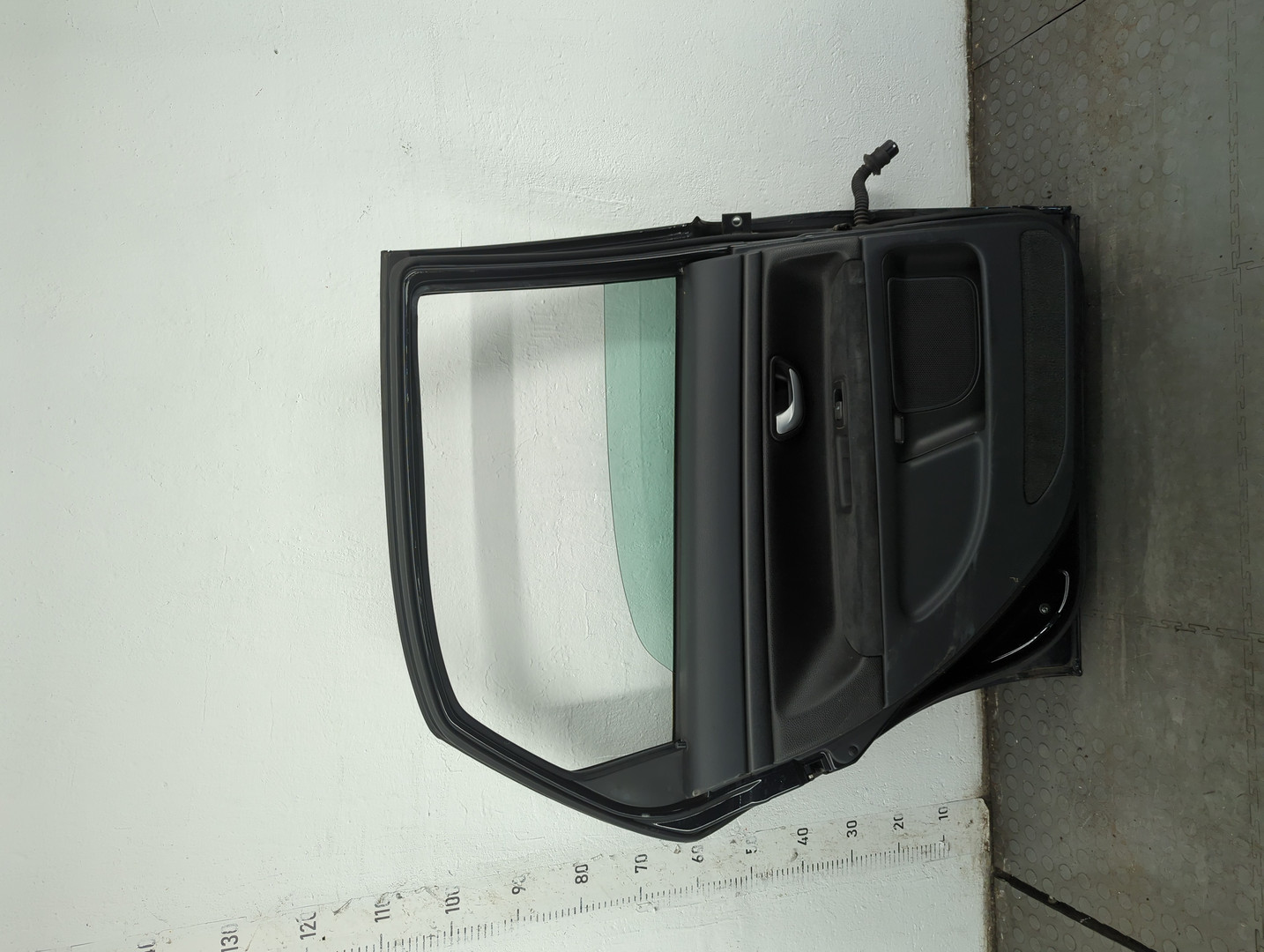 Дверь задняя левая