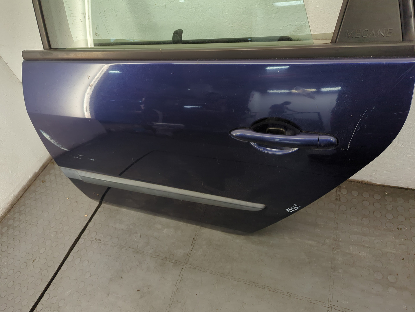 Дверь задняя левая