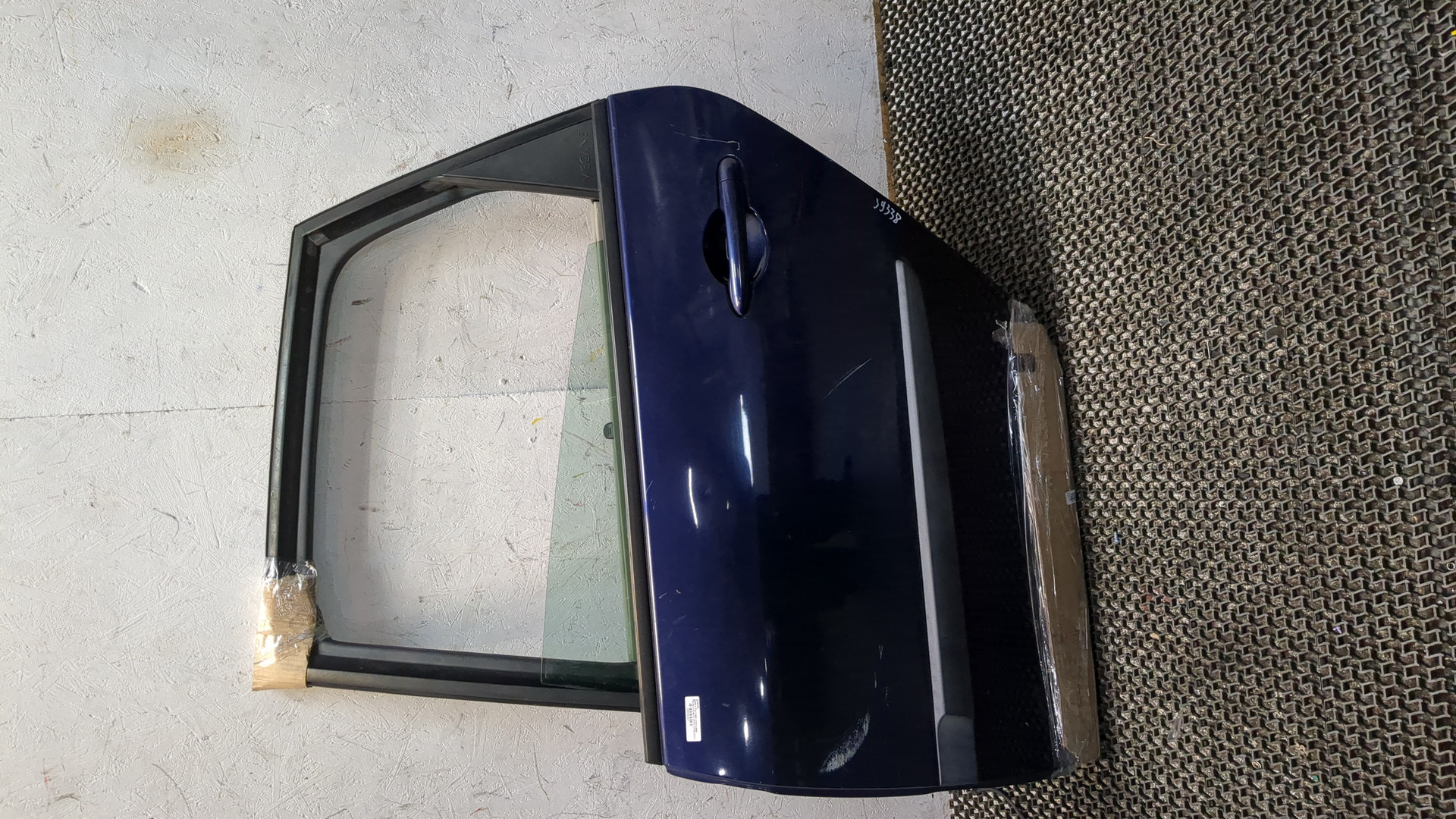 Дверь задняя левая