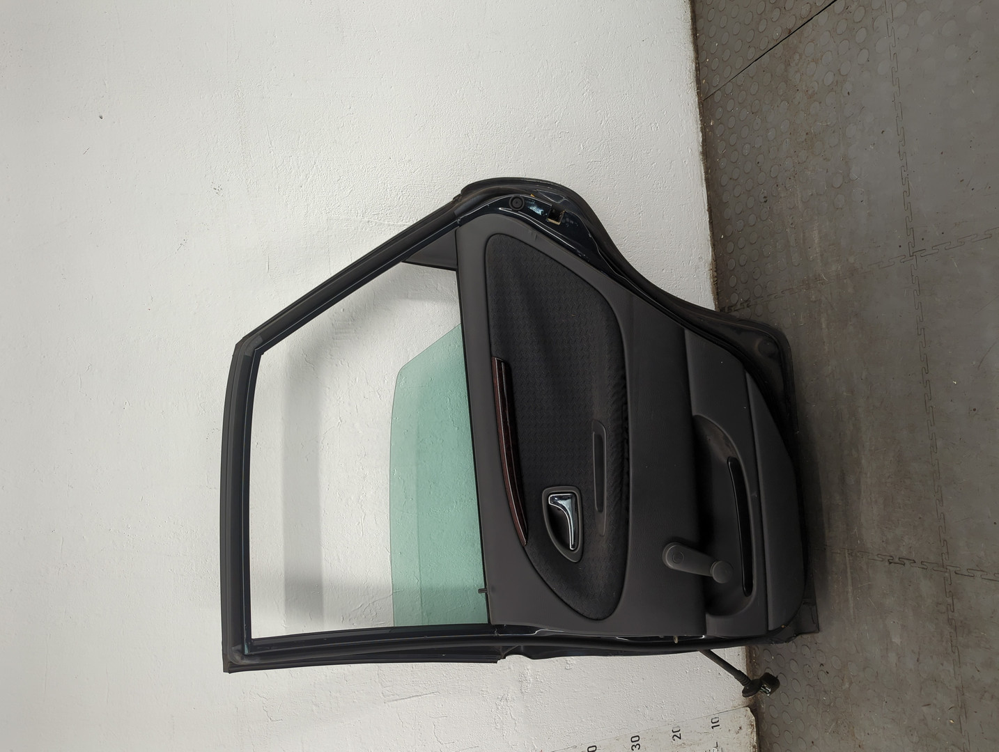 Дверь задняя правая