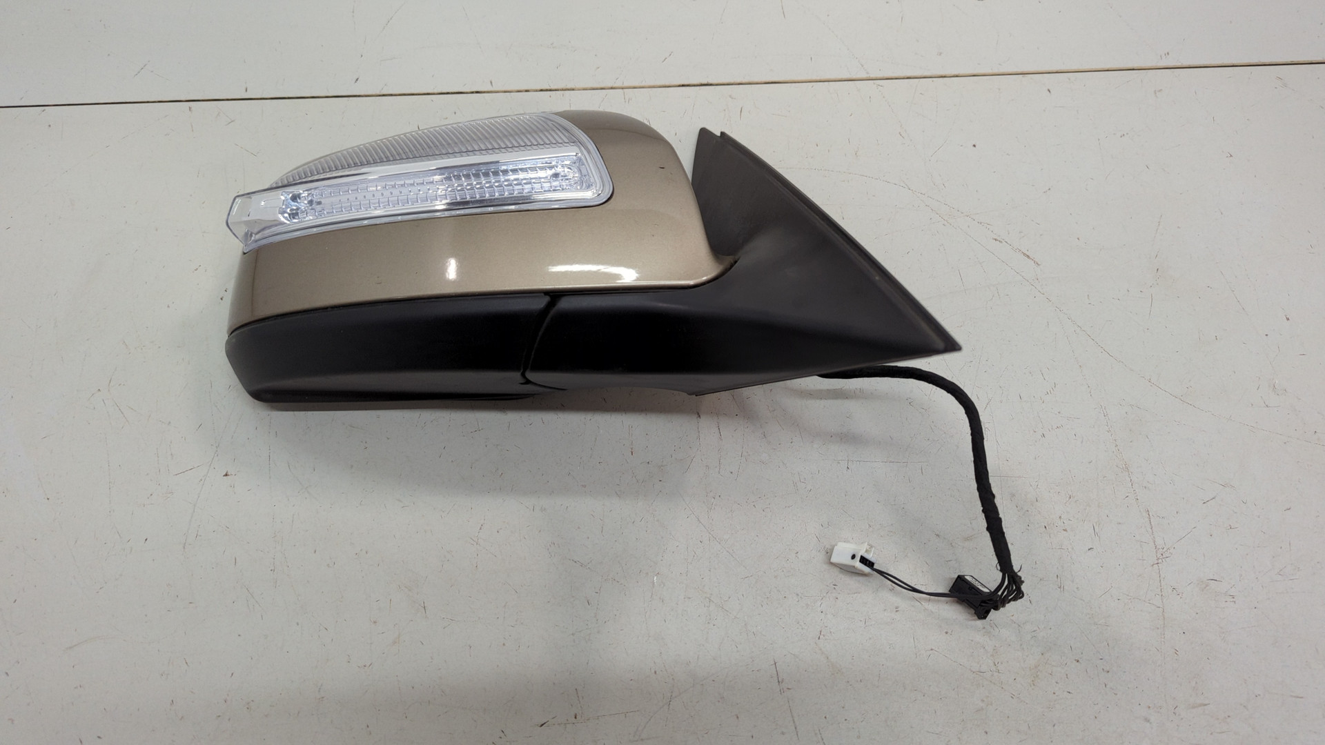 Зеркало правое электрическое