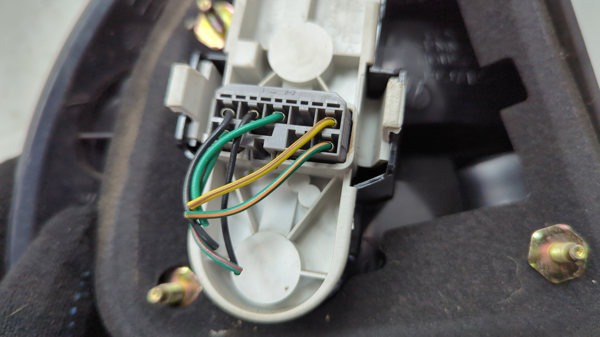 Фонарь задний правый