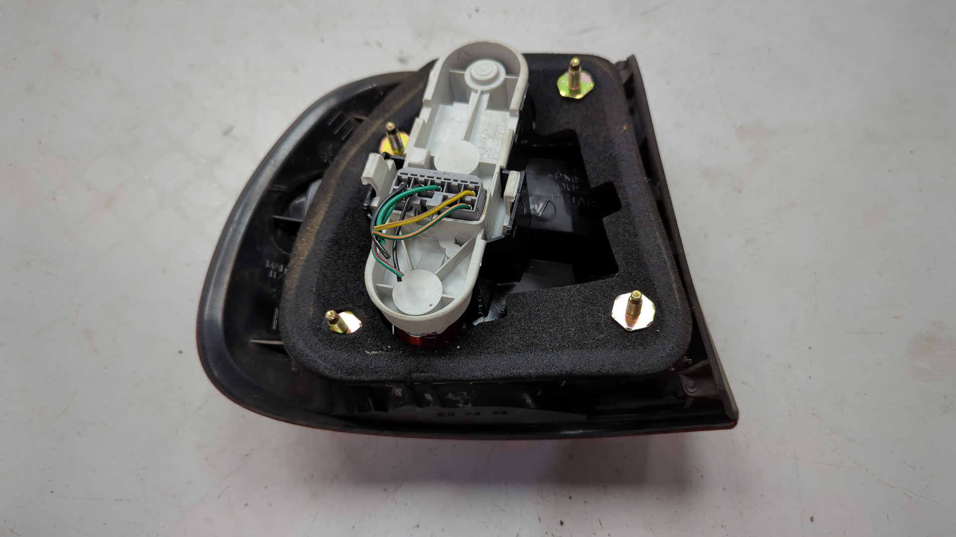 Фонарь задний правый