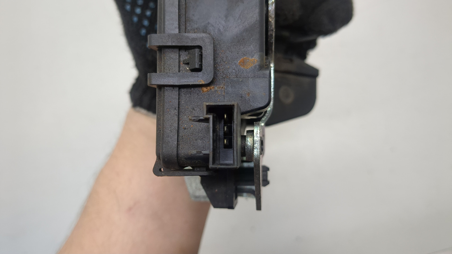 Замок багажника