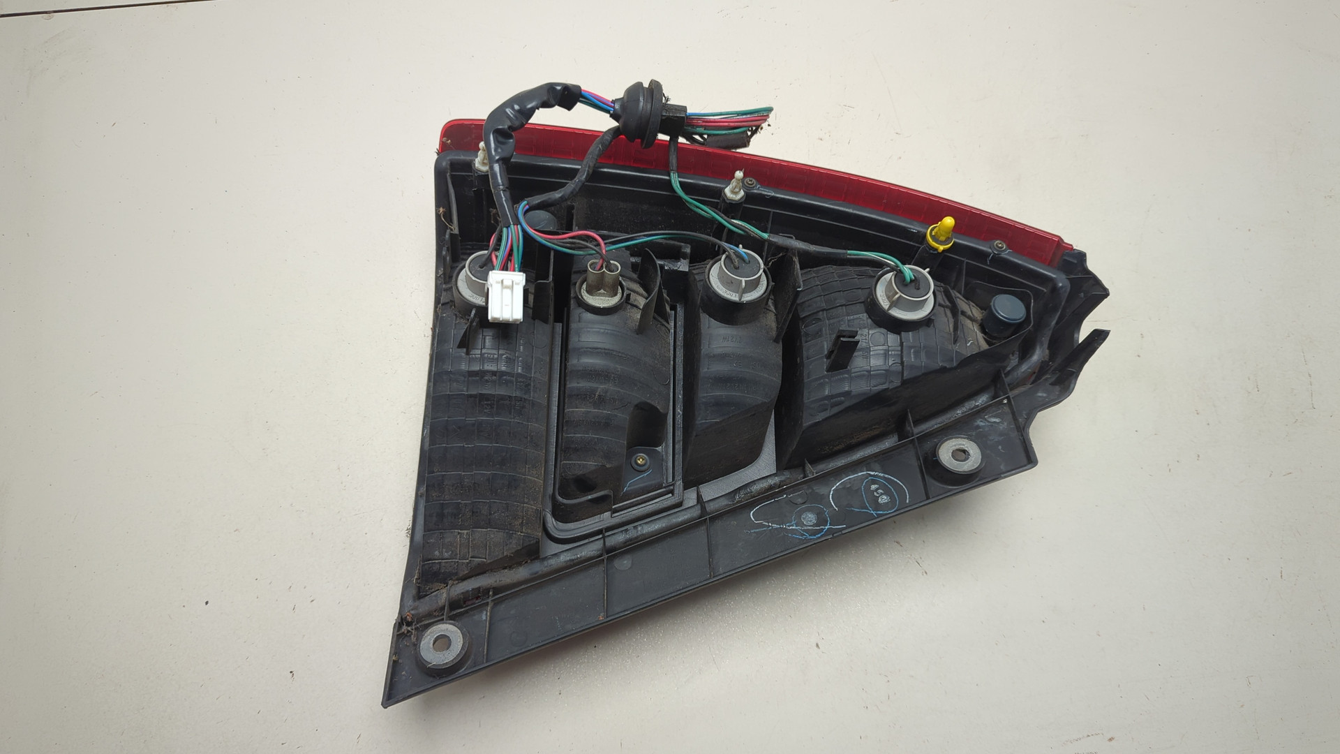 Фонарь задний правый