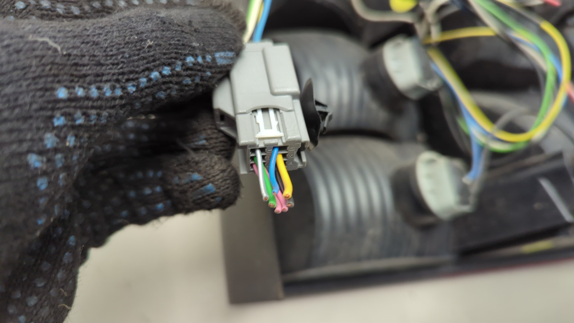 Фонарь задний левый