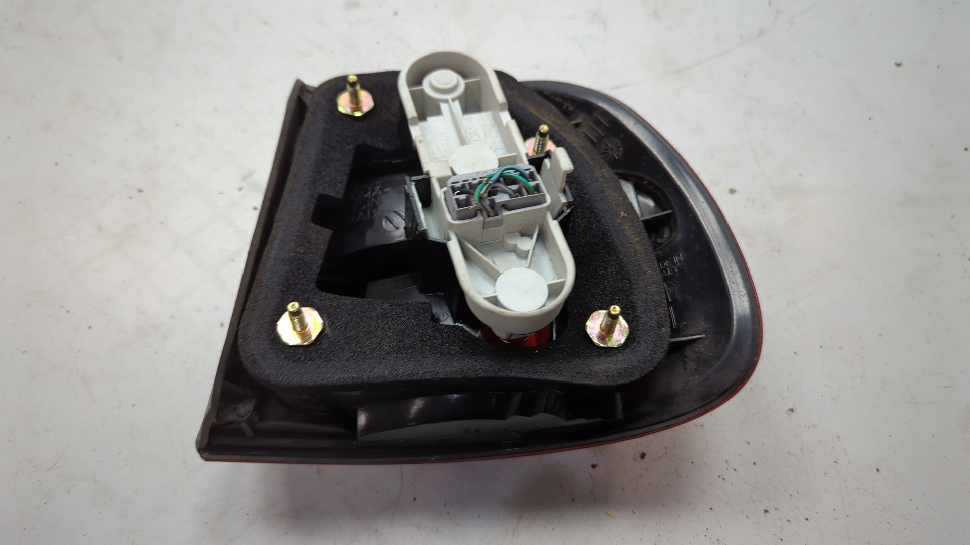 Фонарь задний левый