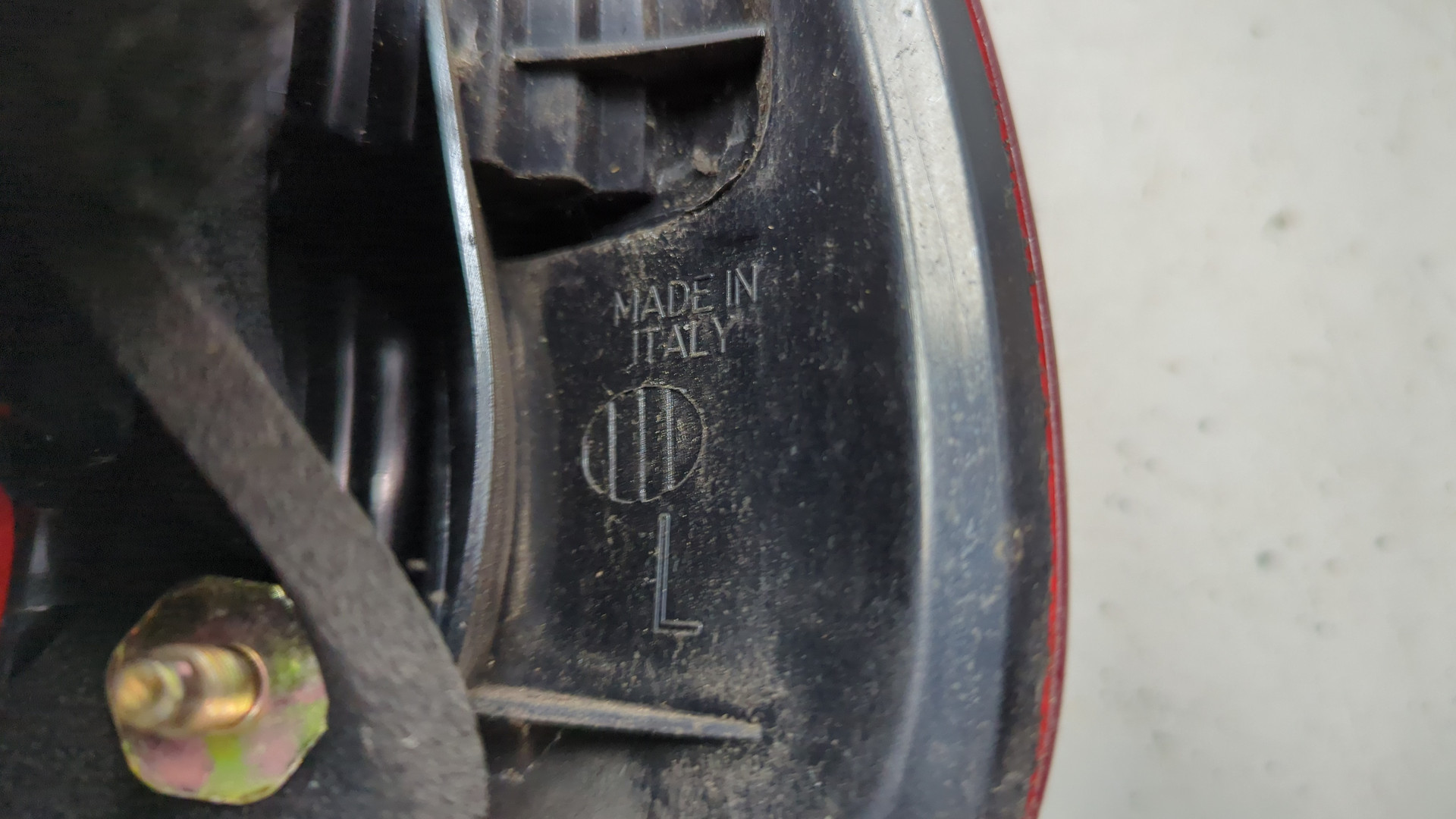 Фонарь задний левый