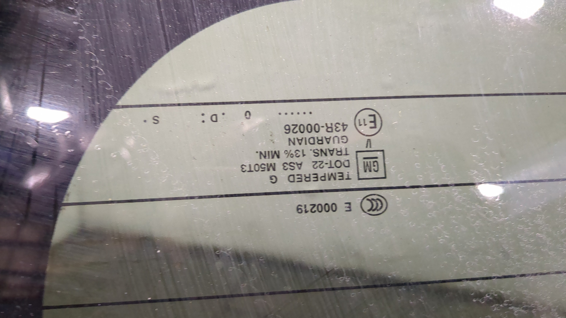 Стекло заднее