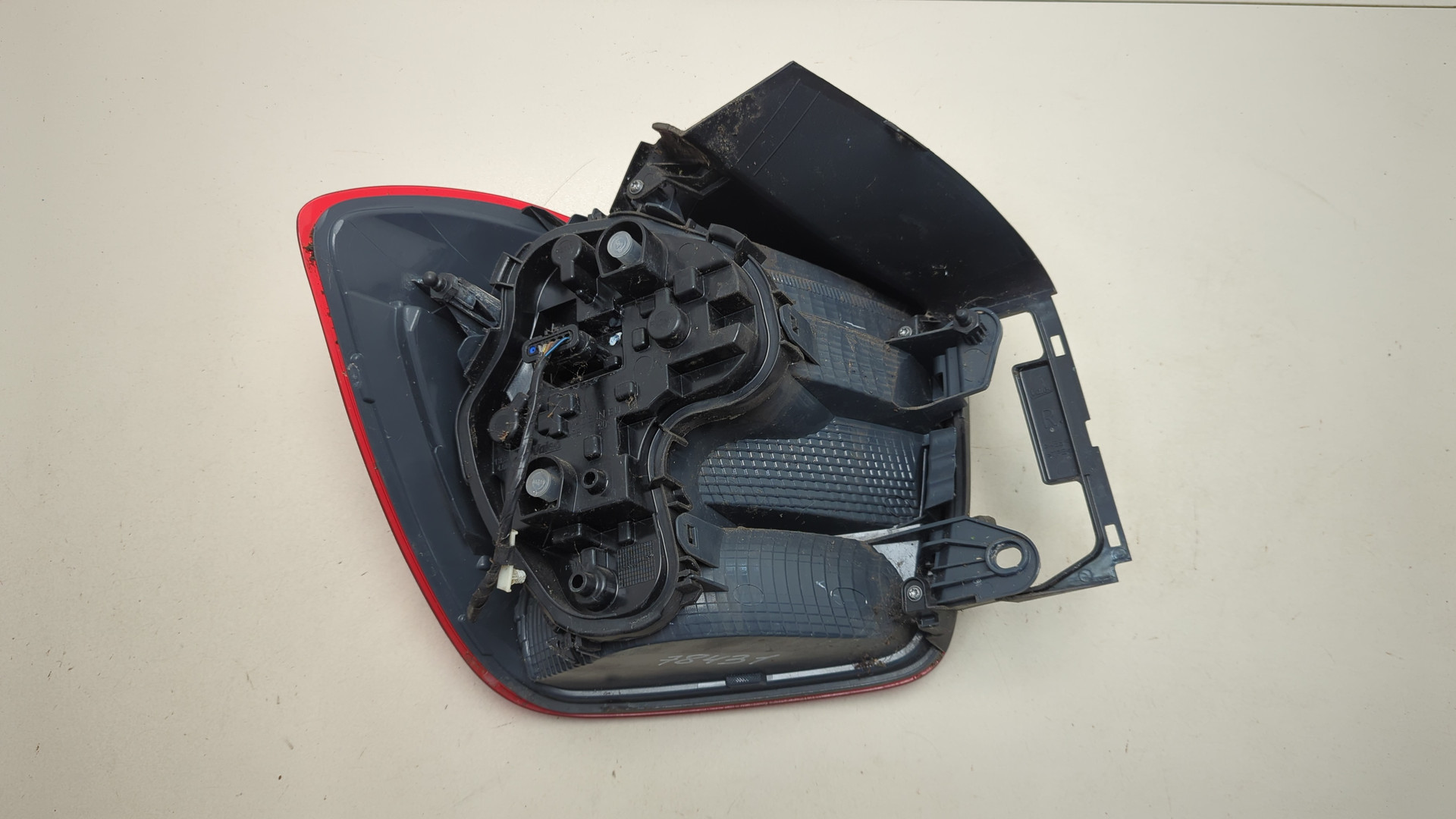 Фонарь задний правый