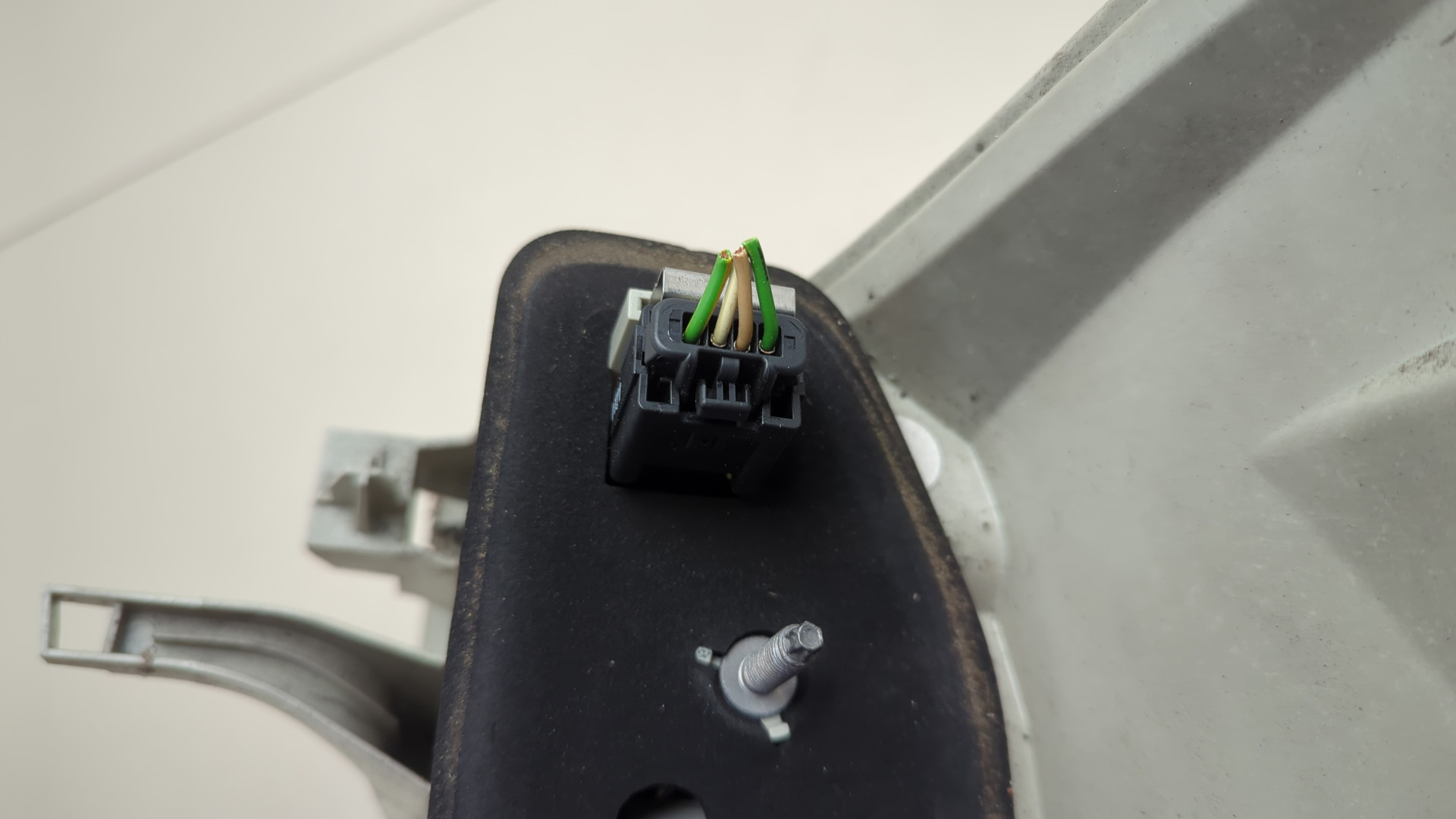 Фонарь задний левый