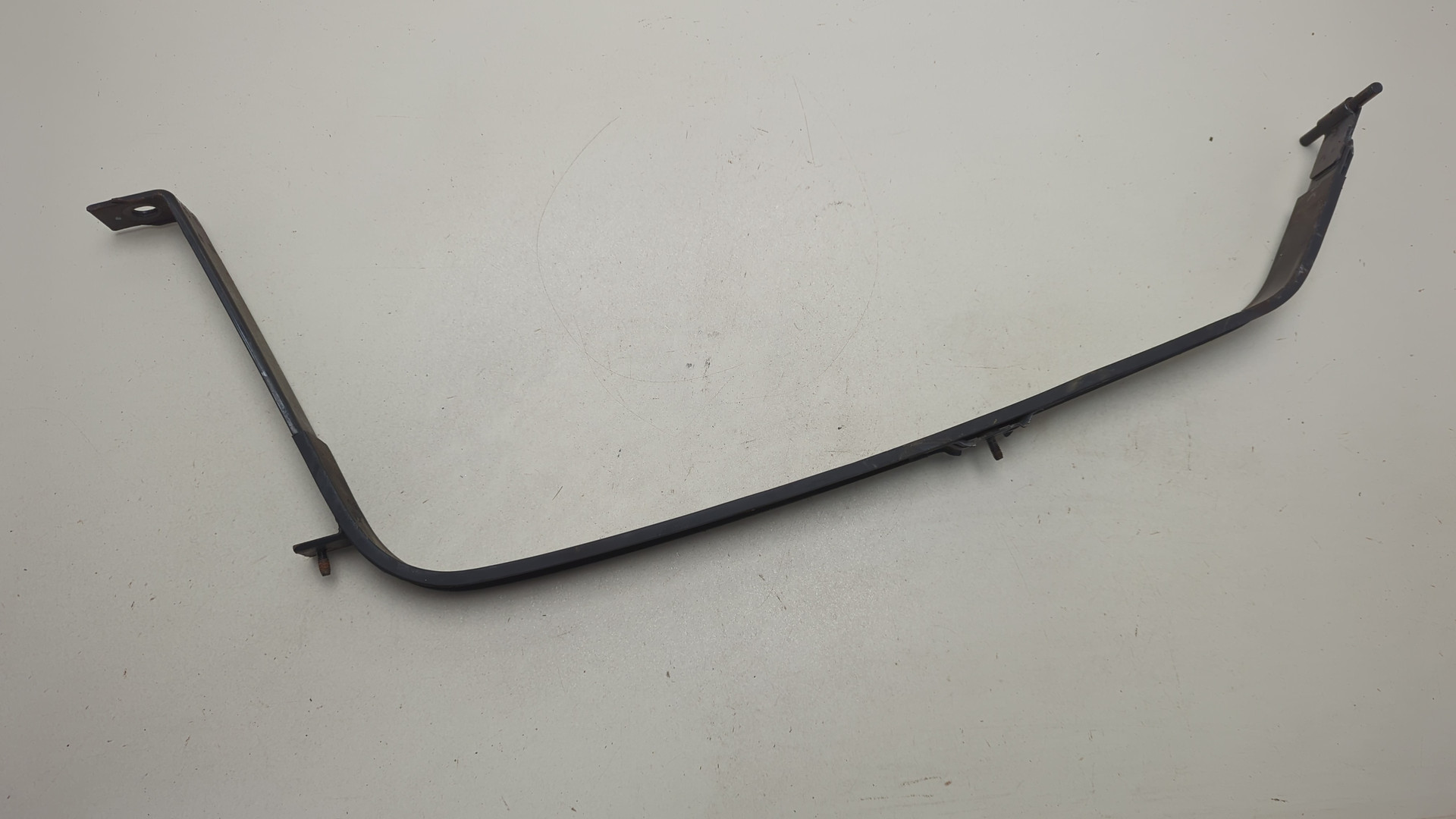 Лента крепления бензобака