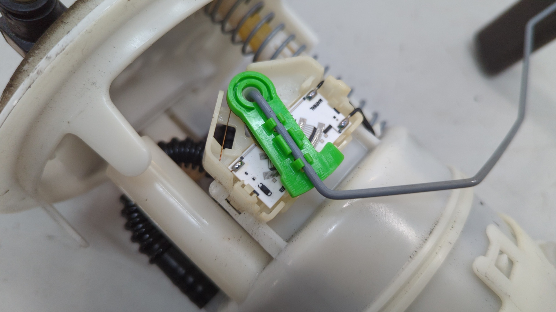 Насос топливный электрический