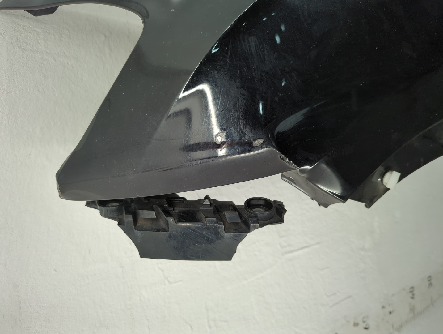 Крыло переднее левое