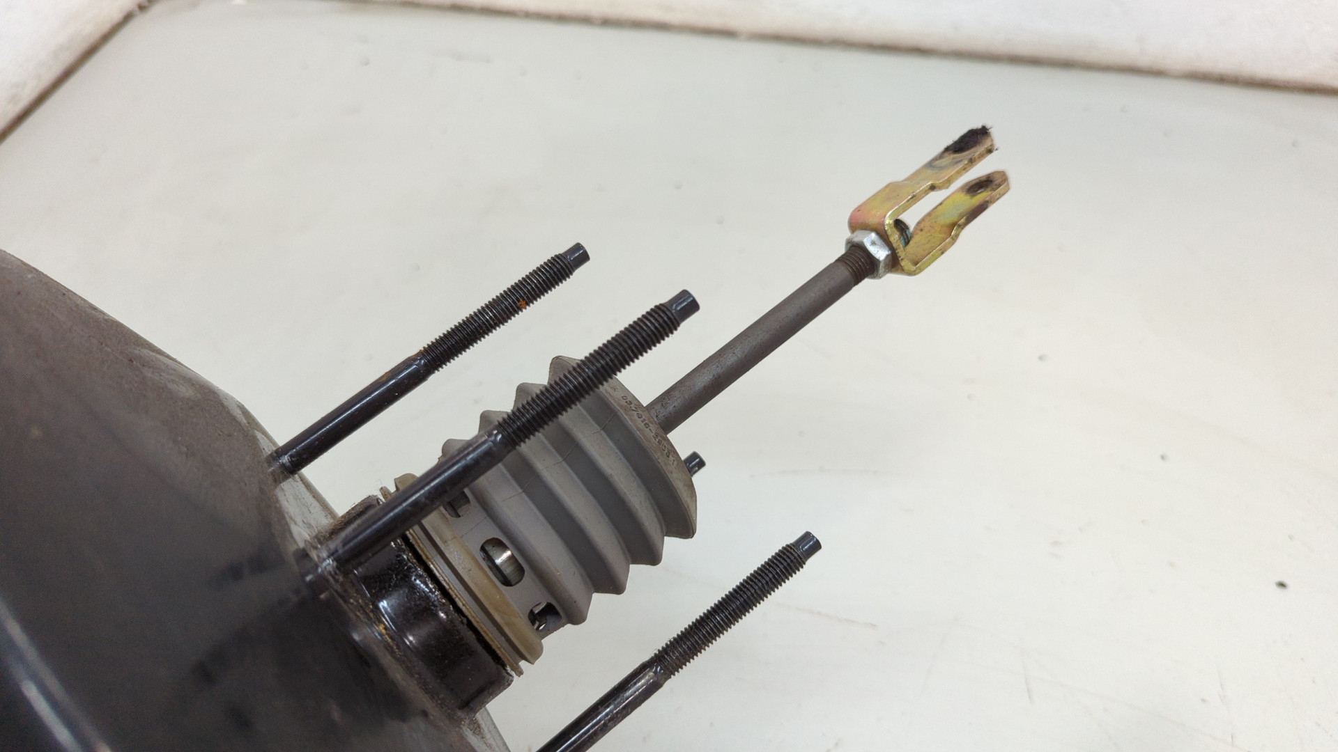 Цилиндр тормозной главный