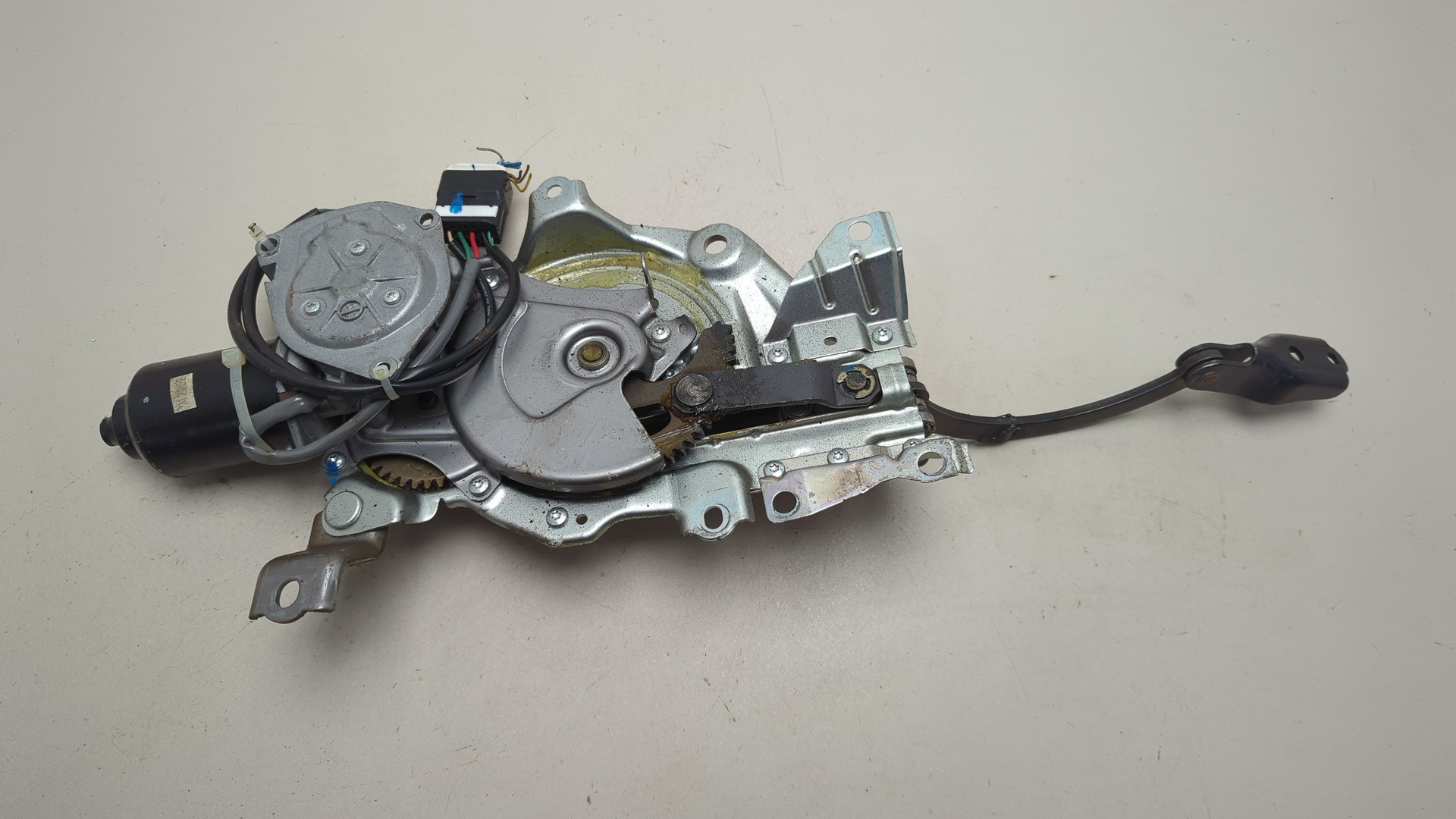 Активатор замка багажника