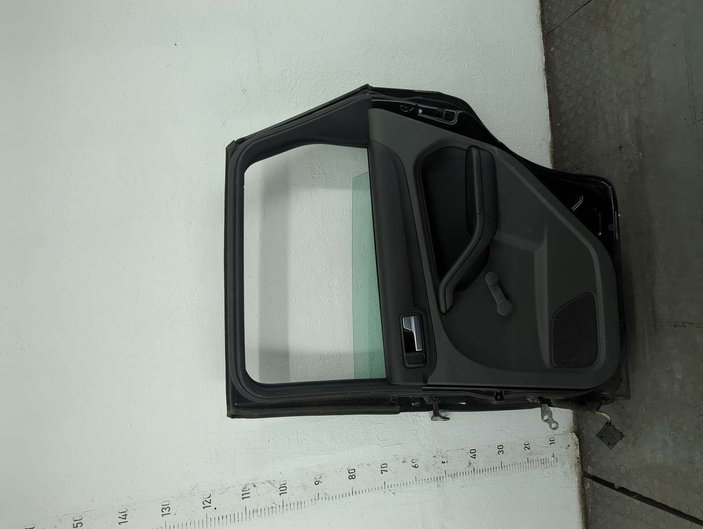 Дверь задняя правая